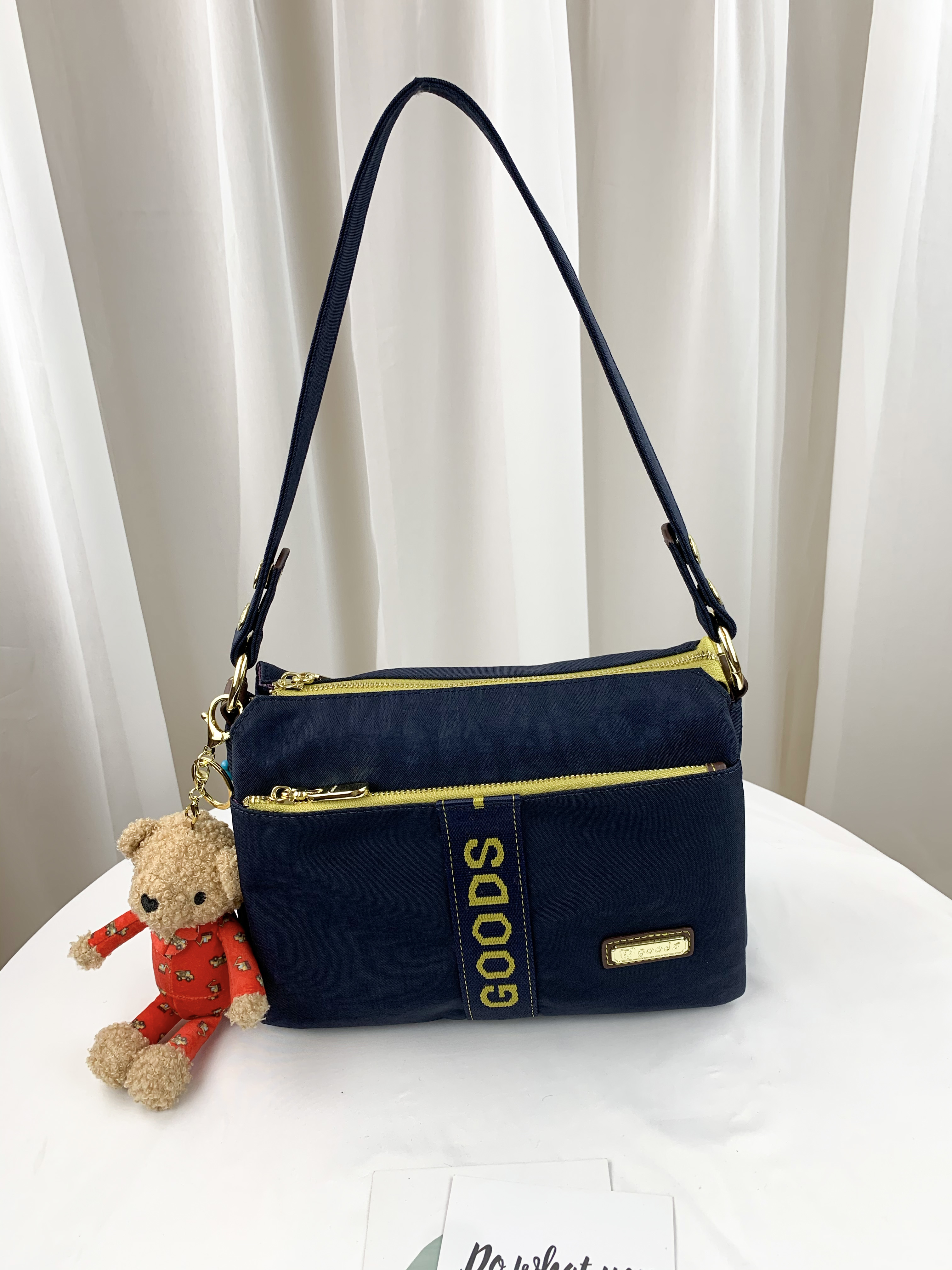 GOODS 織帶黃藍 丹寧防潑水側背包 附小熊吊飾 #29259