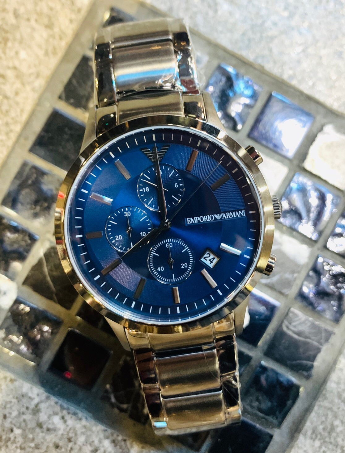 【EMPORIO ARMANI】全黑藍面三眼精品男錶 AR11215 43mm 現代鐘錶