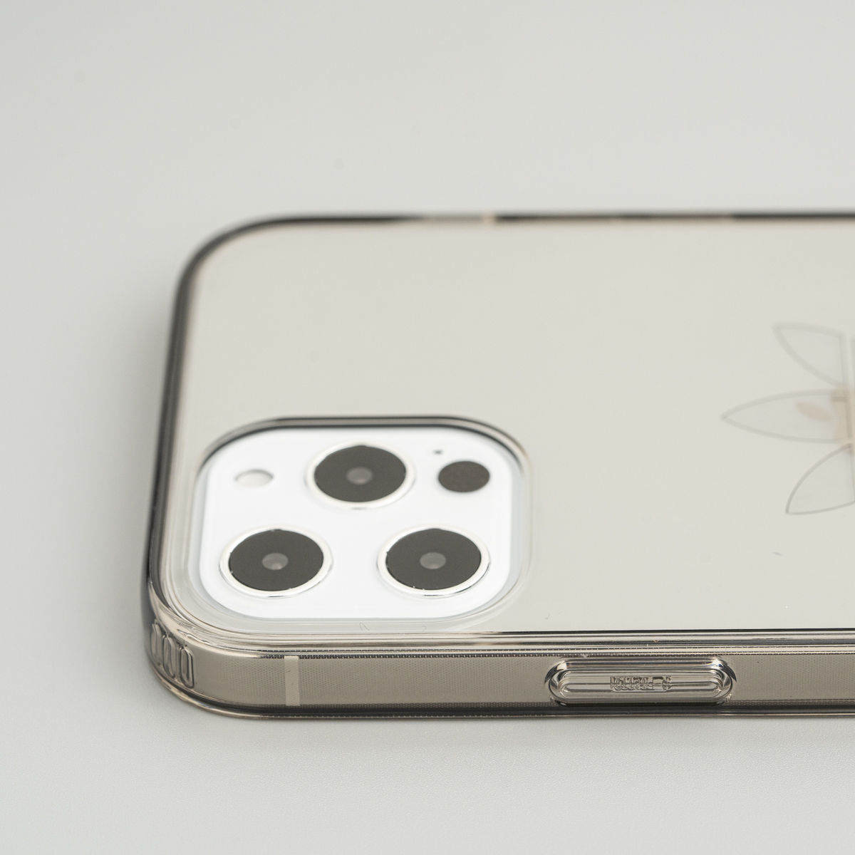 【 adidas iPhone 12 PRO MAX 原廠透明大三葉草手機殼 - 透灰 】