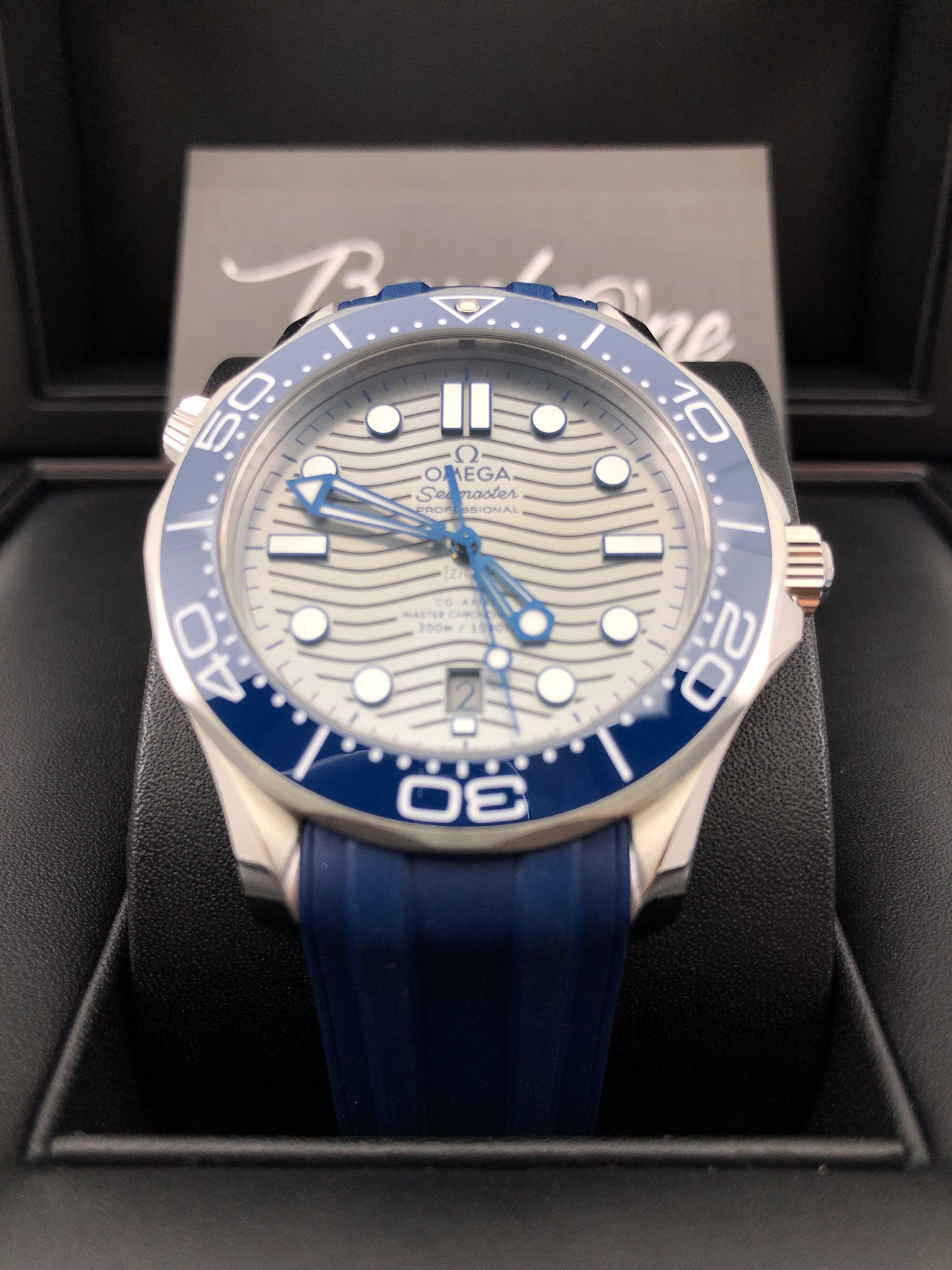 BRAND NEW OMEGA SEAMASTER DIVER 300 M 210.32.42.20.06.001 21032422006001 GREY DIAL BLUE RUBBER STRAP CO‑AXIAL MASTER CHRONOMETER 42MM