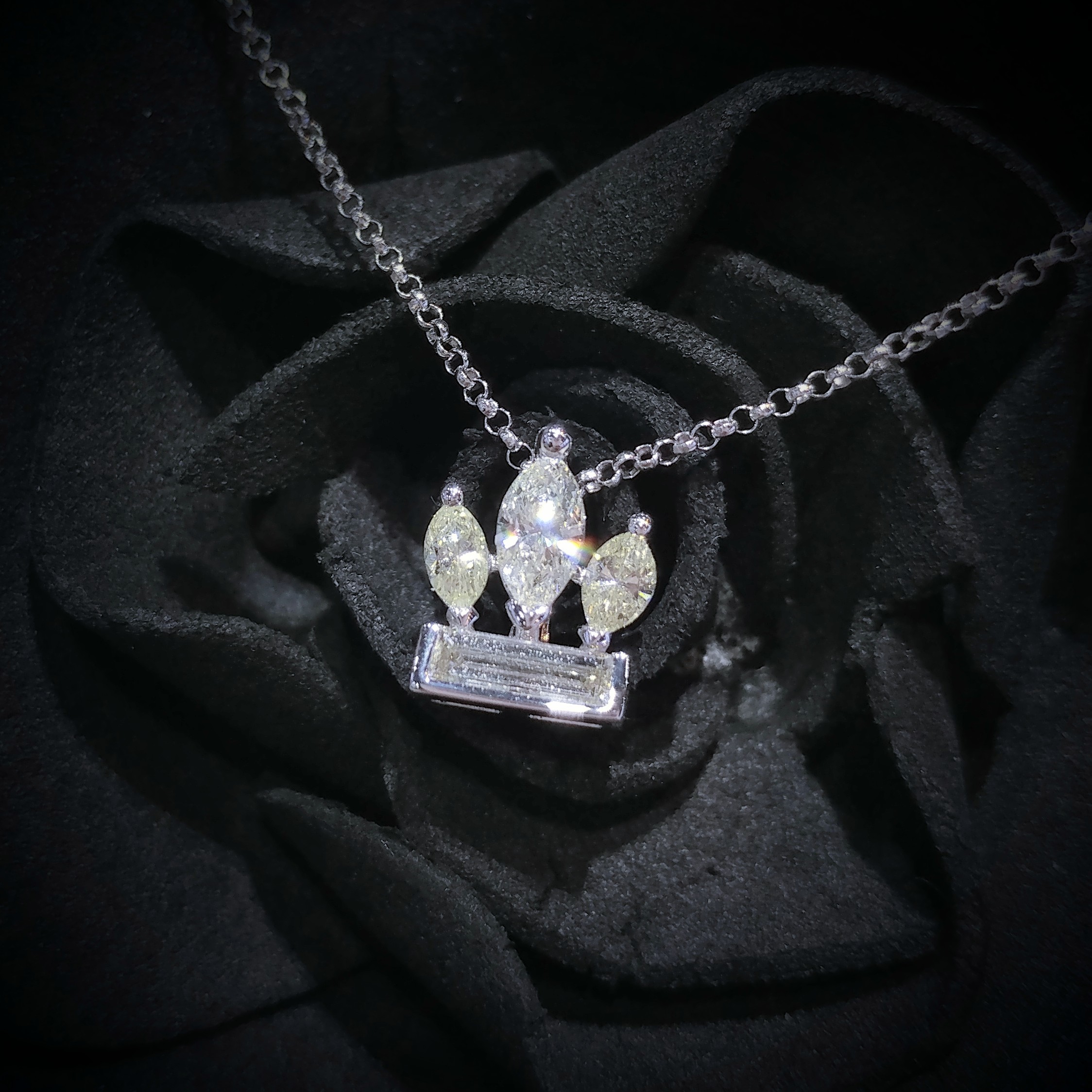 全新18K白金76份鑽石吊墜