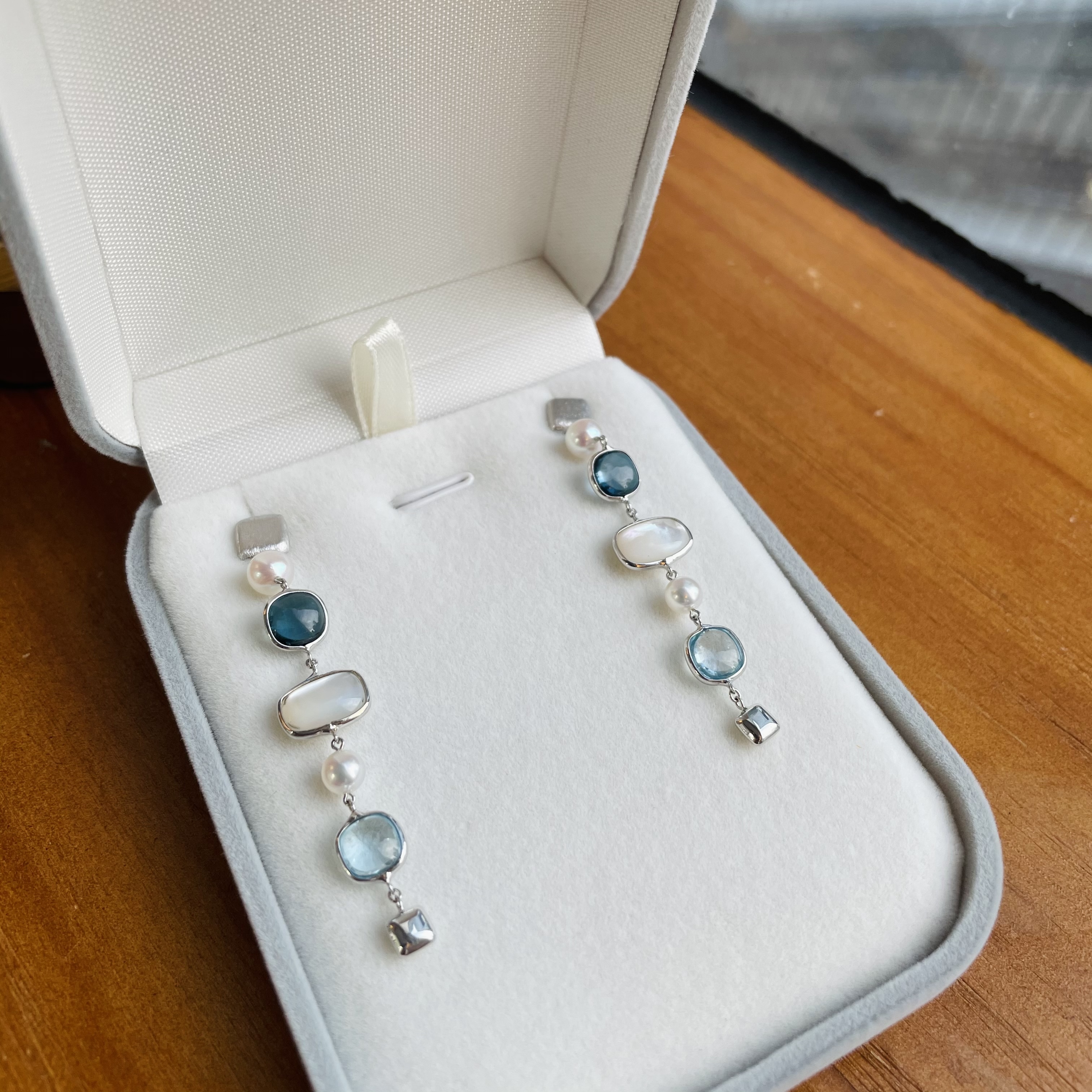 18K Gold Akoya Pearl + Mother of Pearl + Topas Necklace/ Earrings