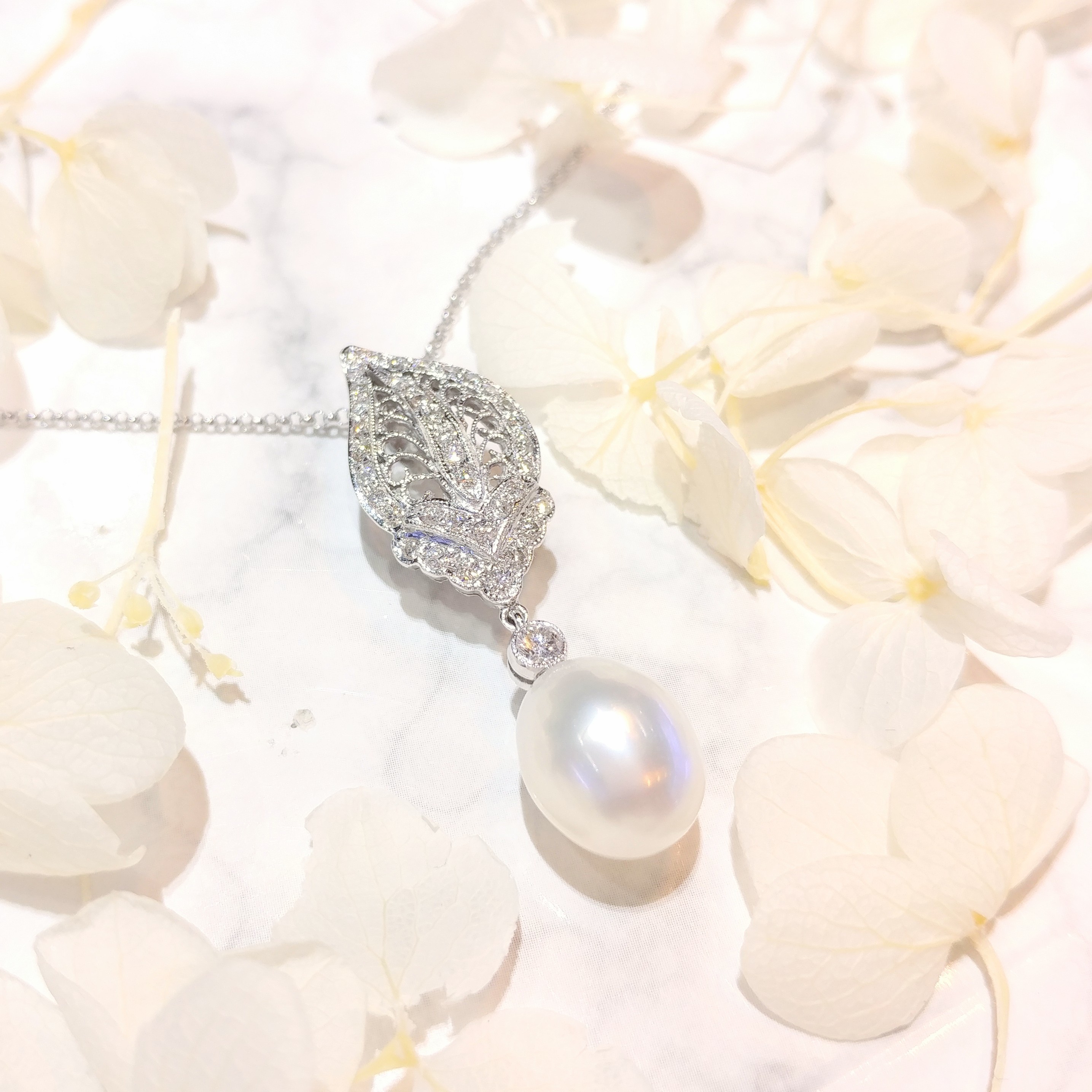 全新18K白金30份鑽石配珍珠吊墜