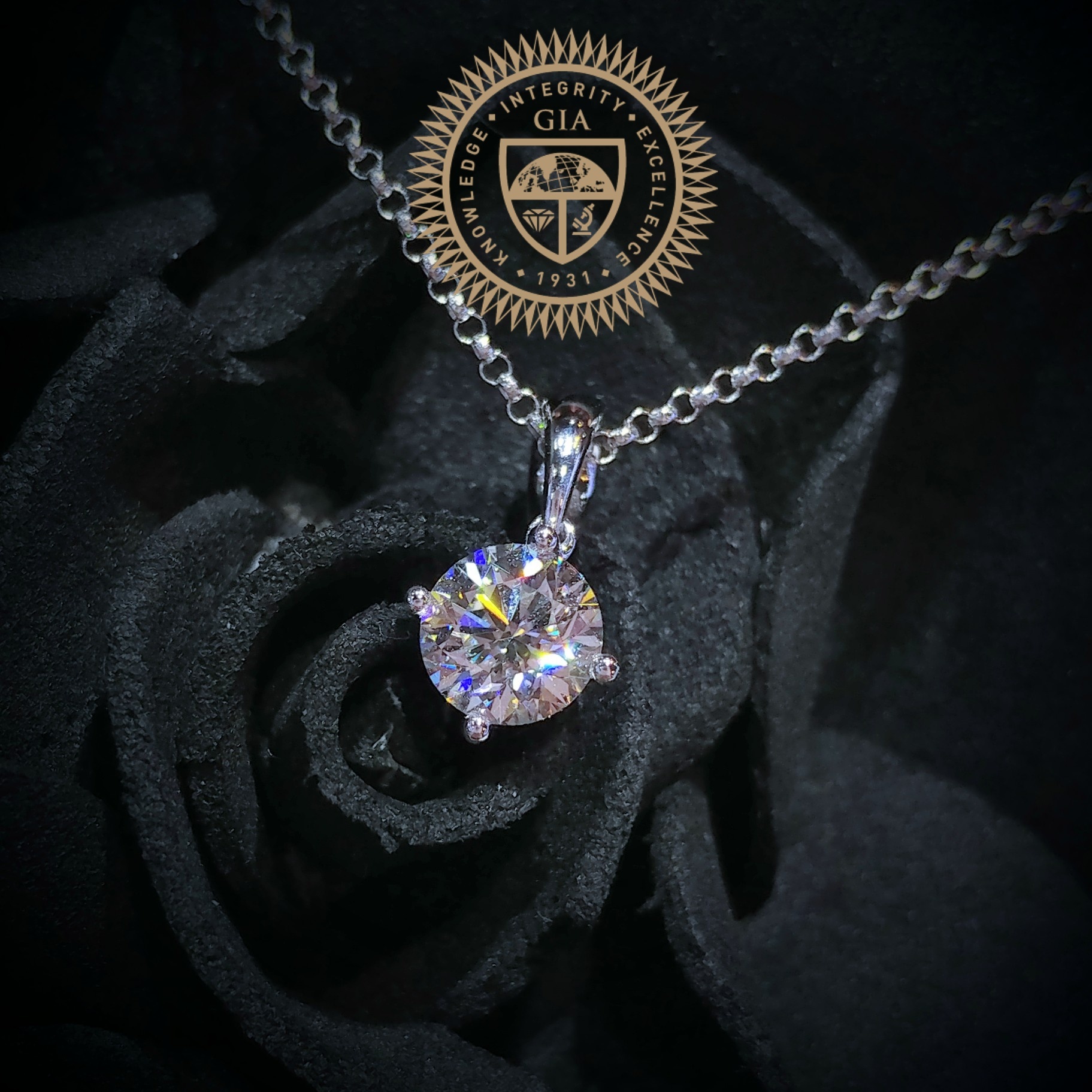 18K White Gold 0.72ct Diamond Pendant