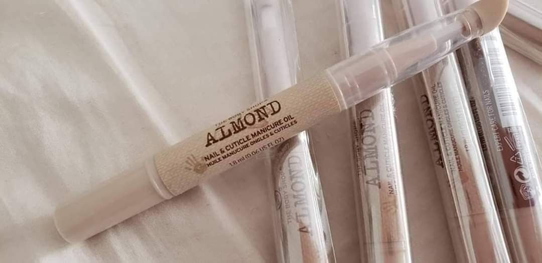 THE BODY SHOP 杏仁油嫩膚指緣修護筆 指緣油