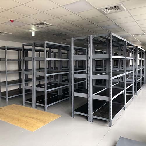 倉儲設備 : 中量型倉儲物料架(黑色加抗靜電軟墊)