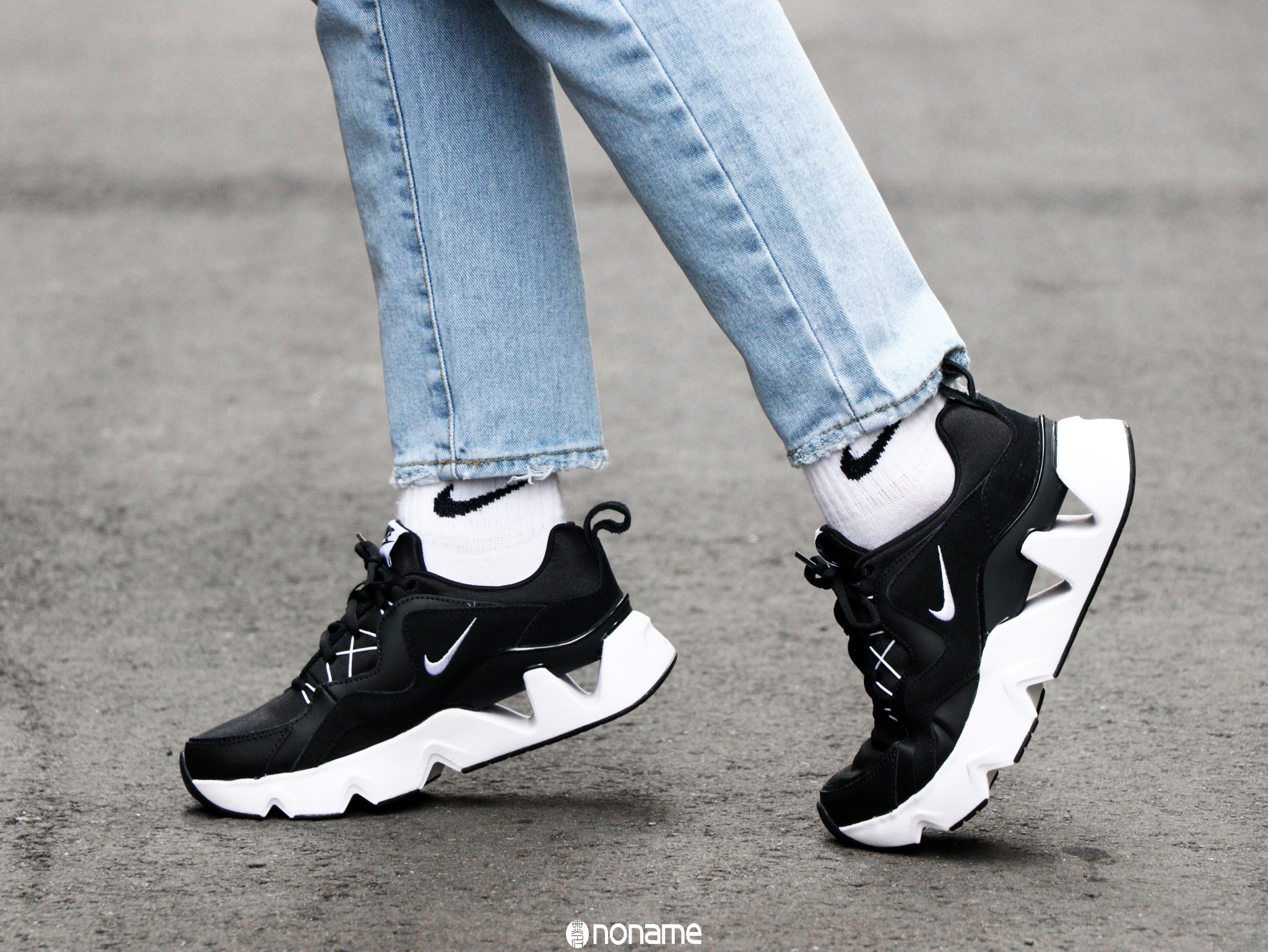 💥出清特價💥 NIKE 韓國 RYZ 365 增高 孫芸芸 著用 鏤空 鋸齒 復古鞋 休閒鞋 黑白色 (女款)