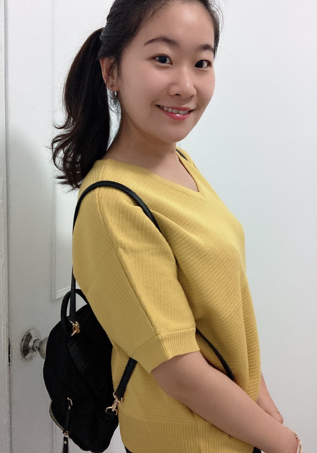 微肉型女生日常穿搭針織上衣