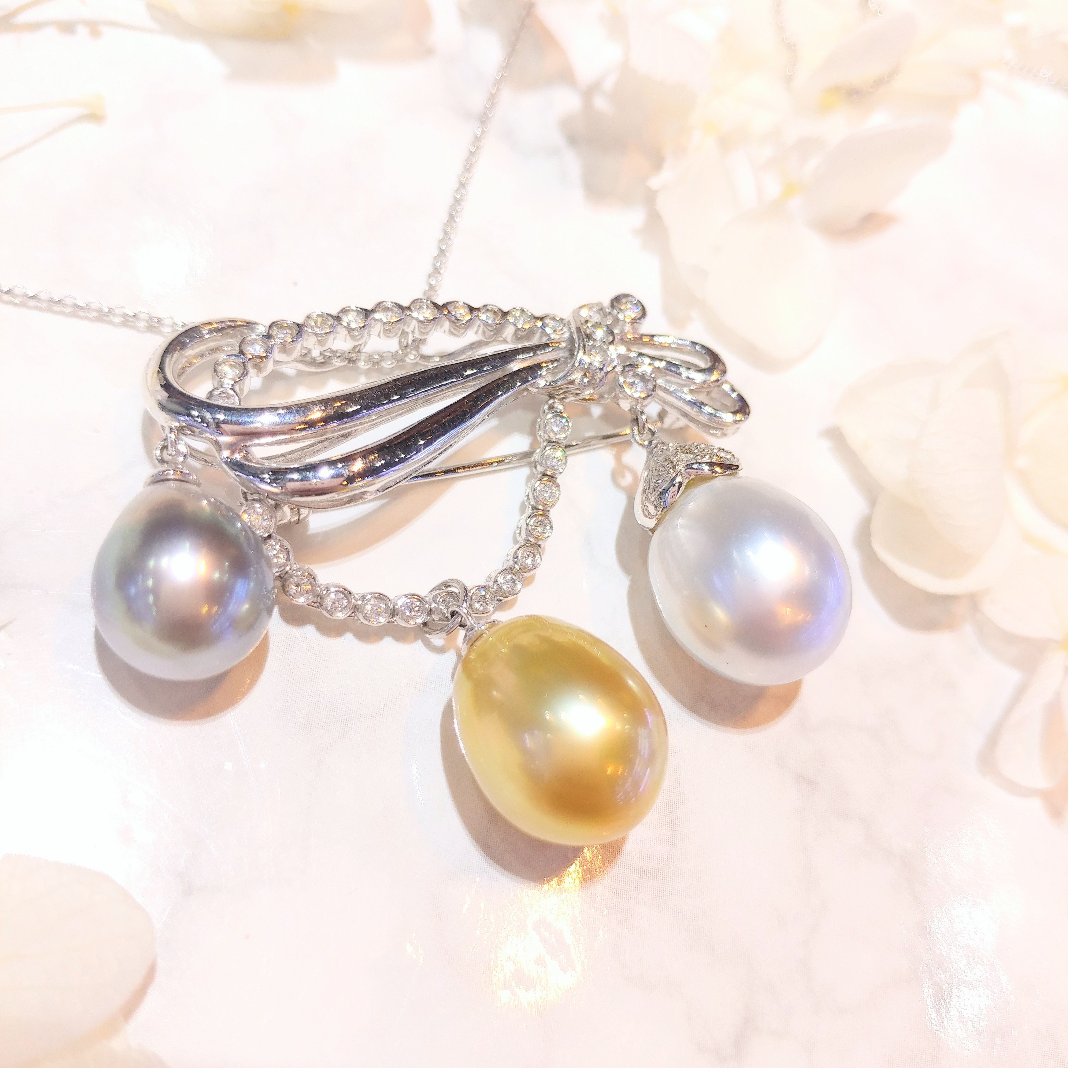 18K White Gold 0.40ct Diamond and Pearl Pendant