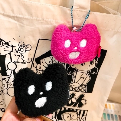 AIUEO 可愛小吊飾 (絨毛驚訝熊)