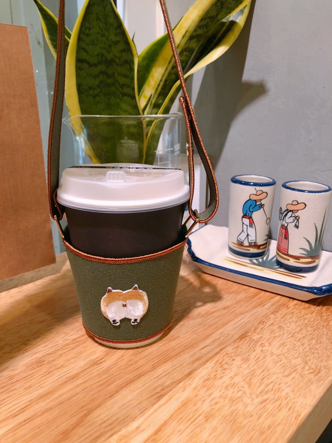 【Littdlework動物園-綠色-柯基狗狗屁屁】刺繡飲料提袋