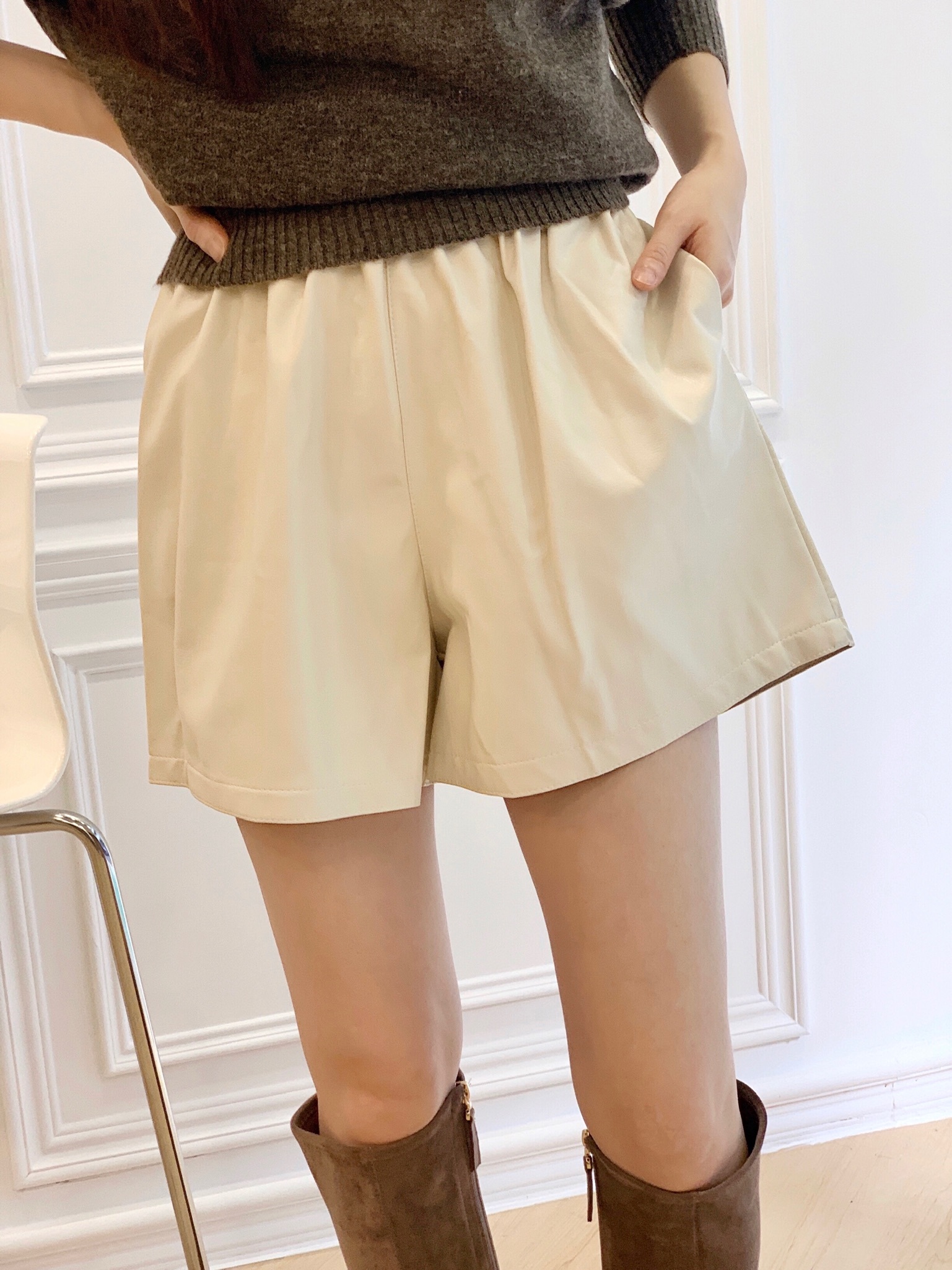 顯瘦鬆緊腰皮短褲