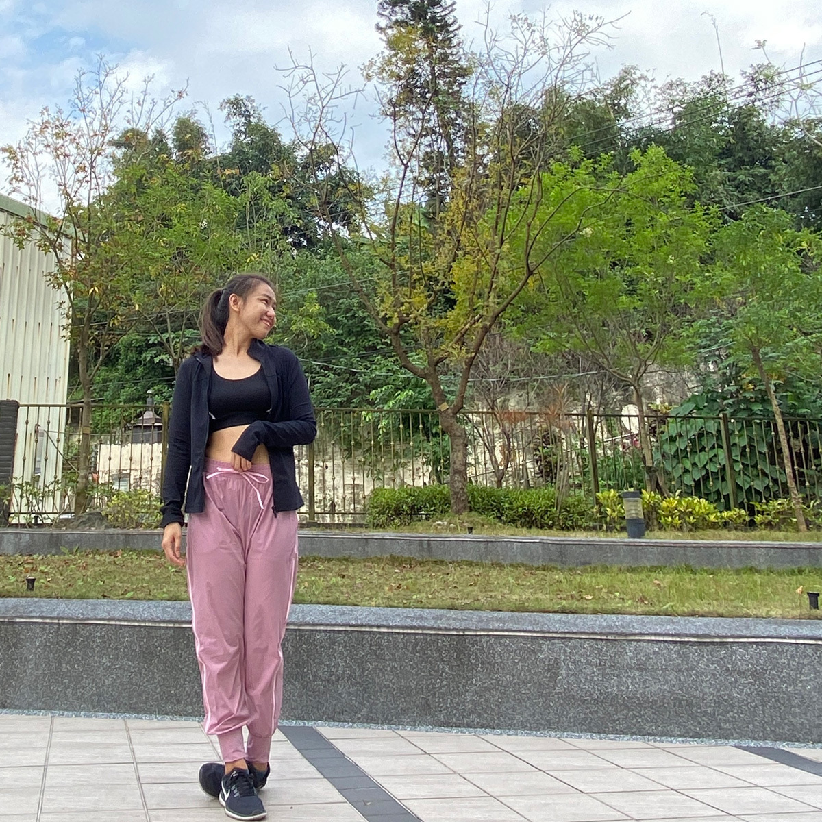 運動短袖,速乾短袖,機能短袖,跑步短,罩衫,跑步上衣,運動上衣,瑜珈罩衫,運動背心,跑步背心,速乾背心,機能背心