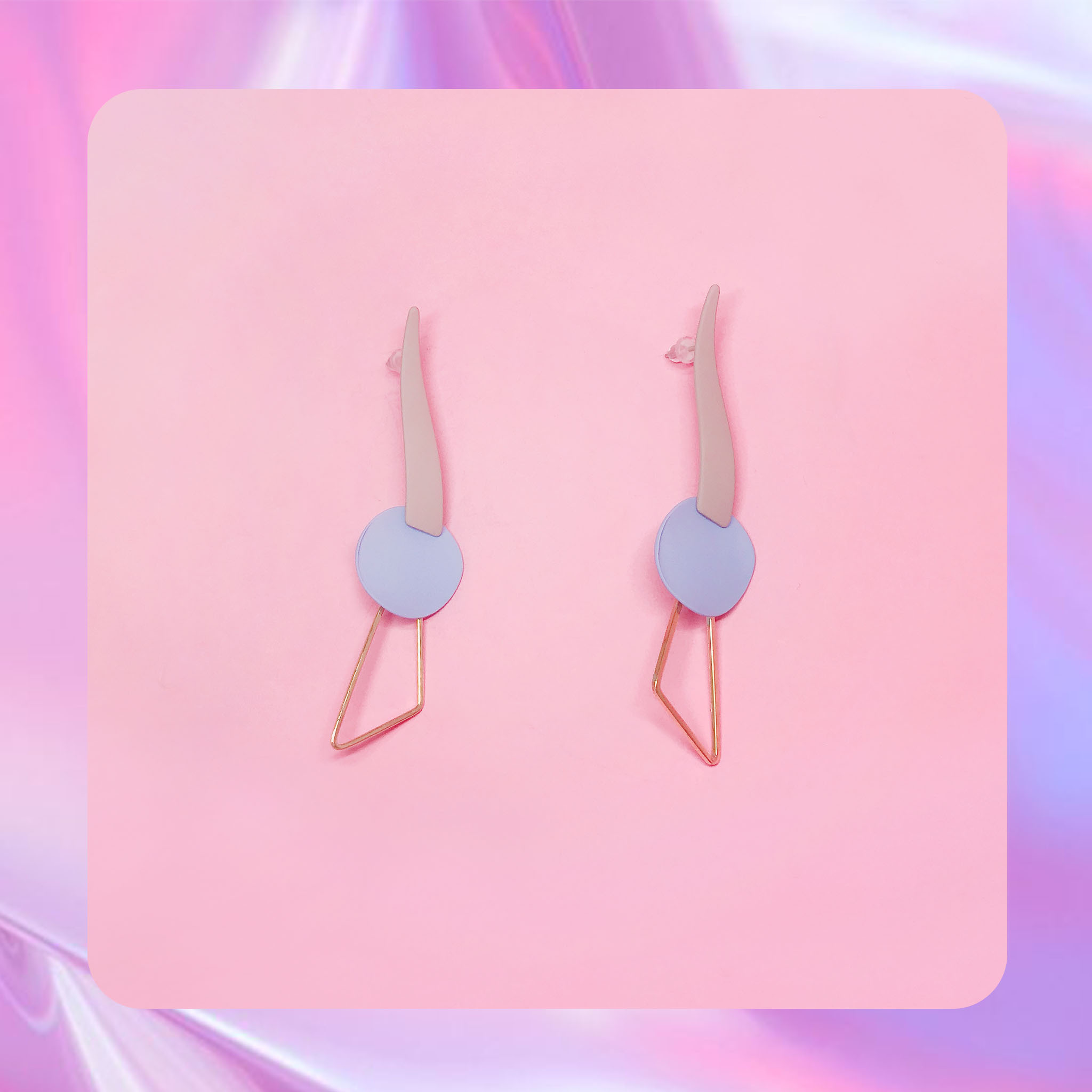 ♡ ここ這裡 ♡ 正韓質感霧面波浪鏤空幾何耳針耳環