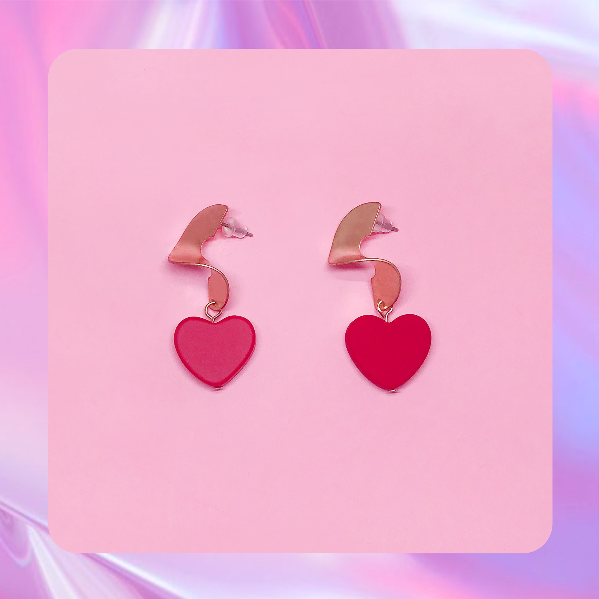 ♡ ここ這裡 ♡ 正韓質感霧面金波浪愛心耳針耳環