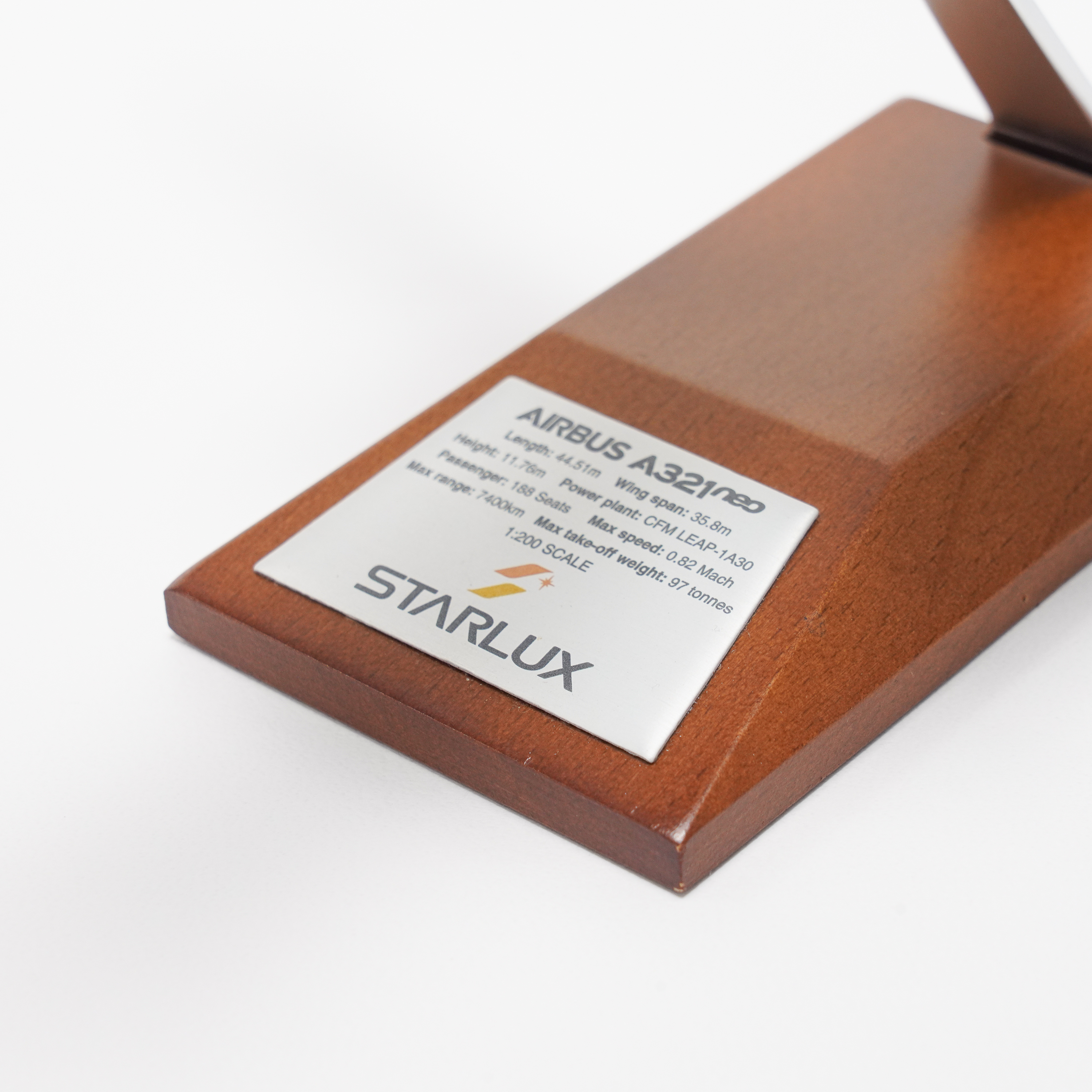 STARLUX | A321neo 1:200 飛機模型(Hogan製造)