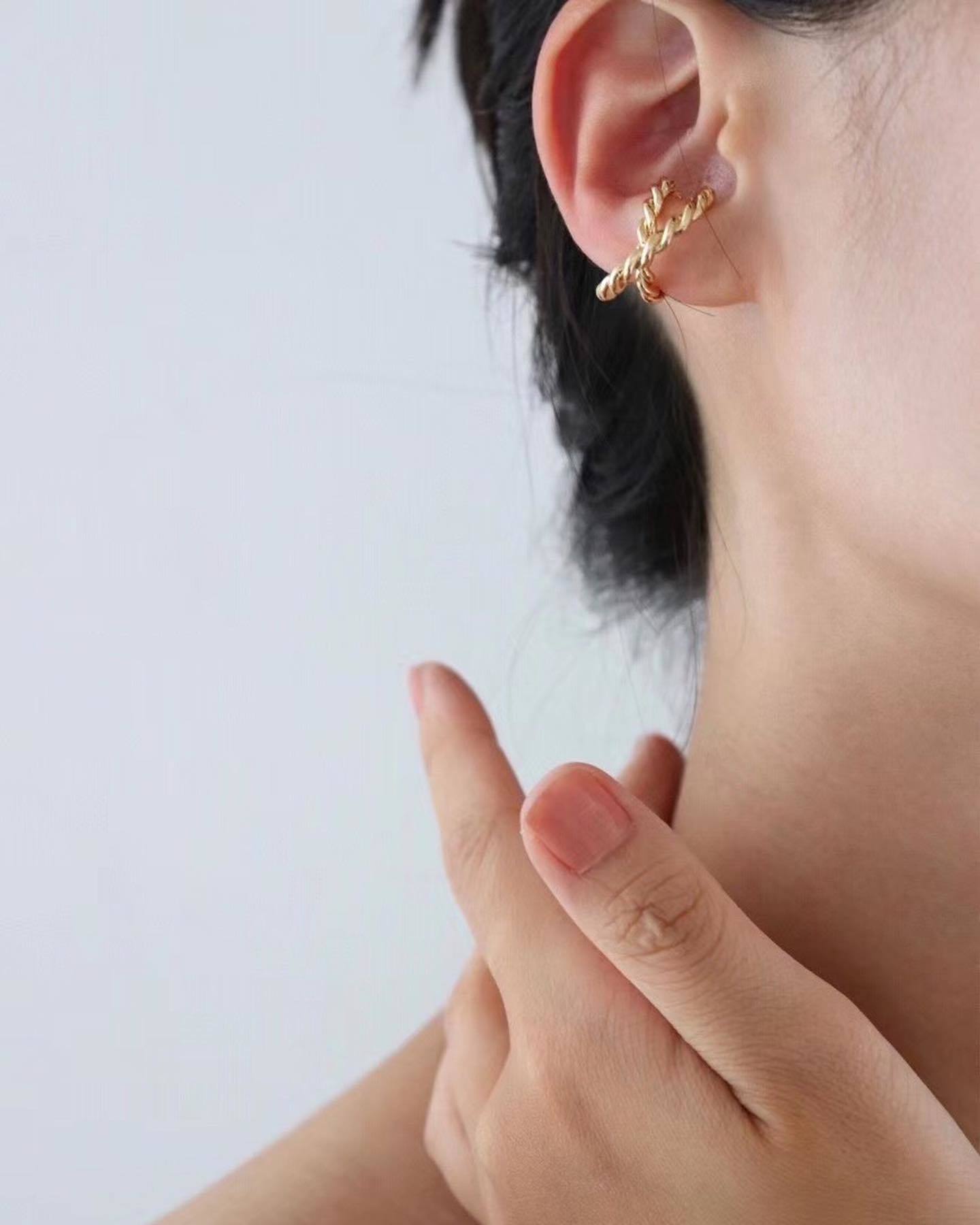 韓國麻花交叉耳骨耳窩夾。兩色