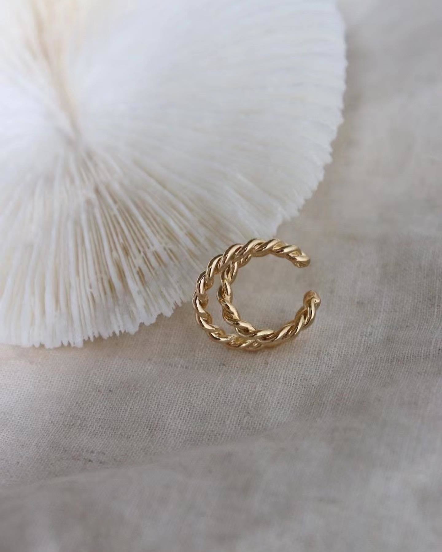 韓國麻花交叉耳骨耳窩夾。兩色