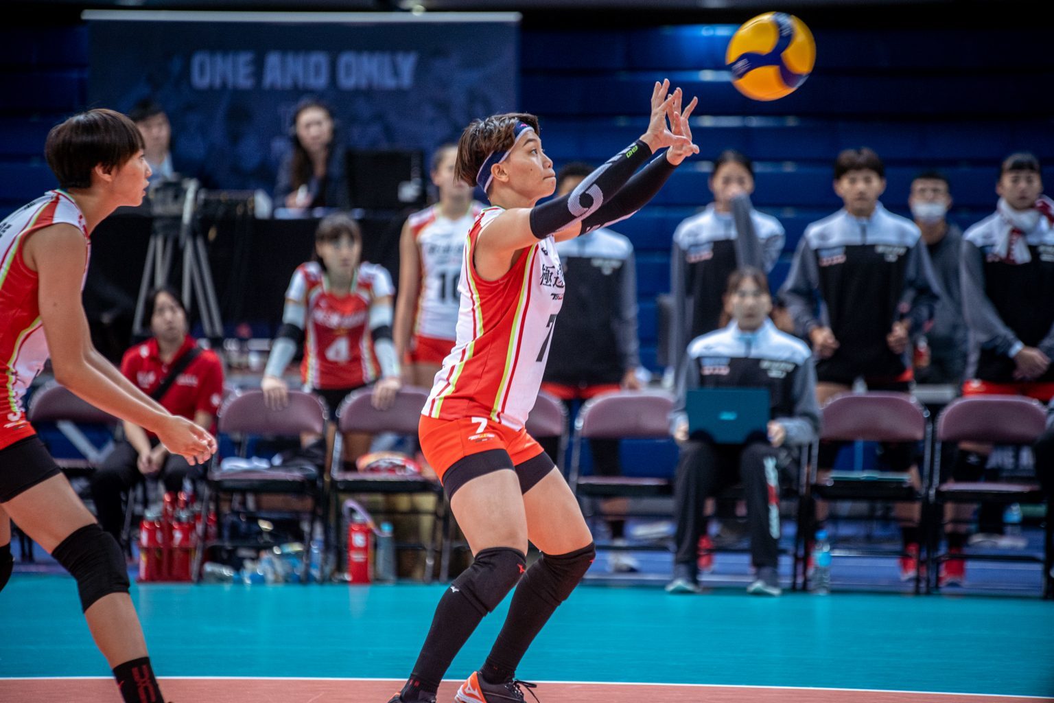 OH9黑狗兄運動極速超跑林書荷