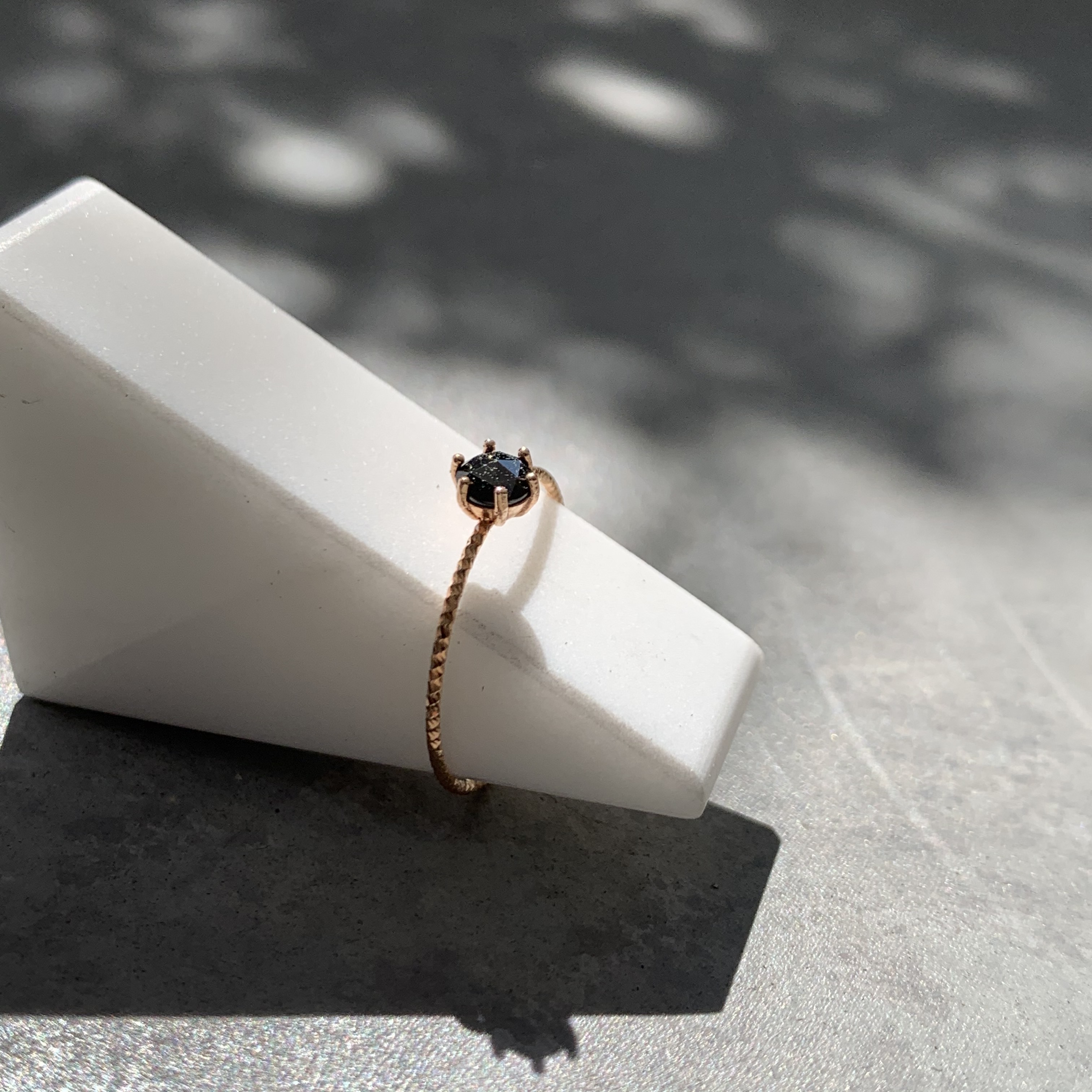 14K 六爪4mm黑鑽原礦滿天星戒指