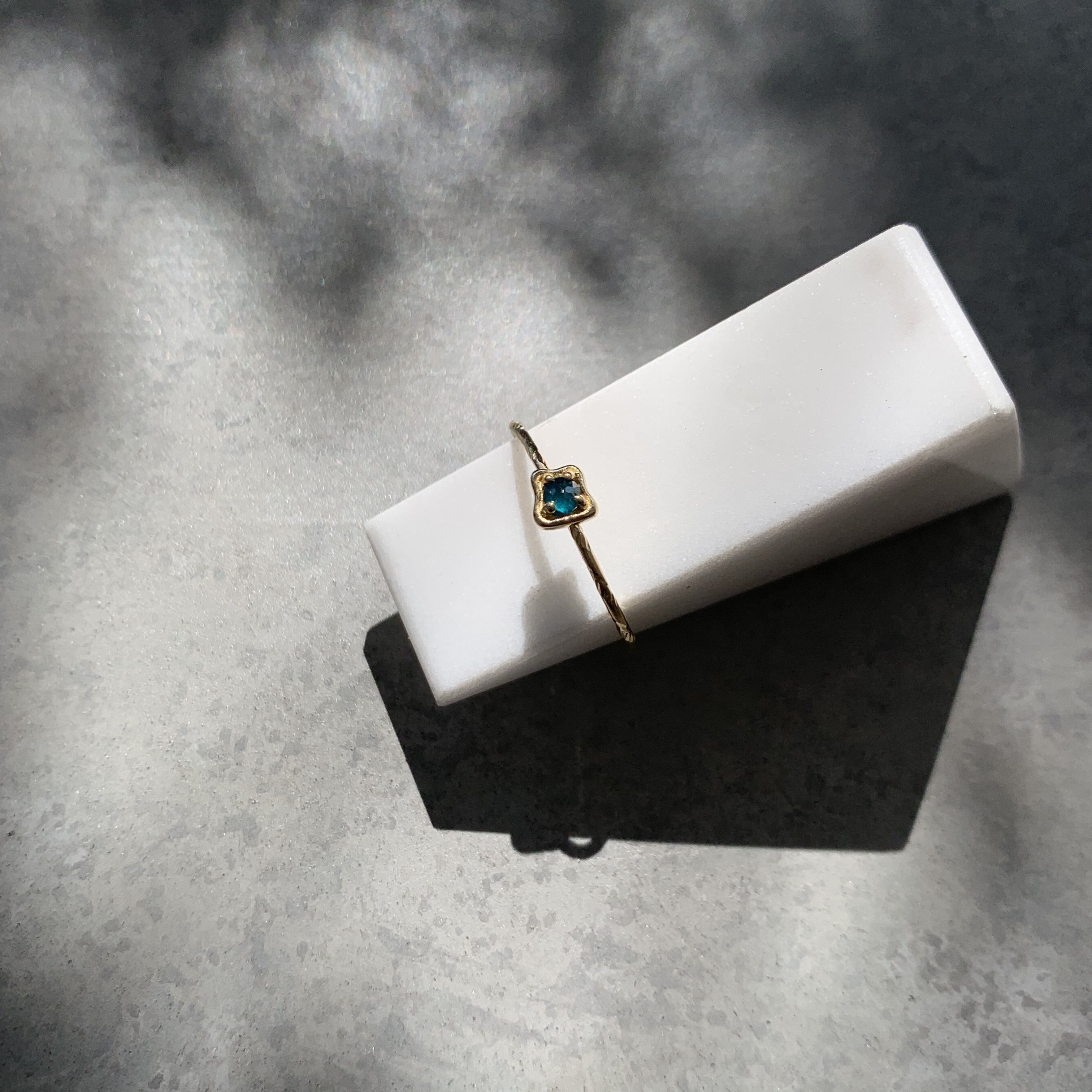 14K 不規則小藍鑽細戒