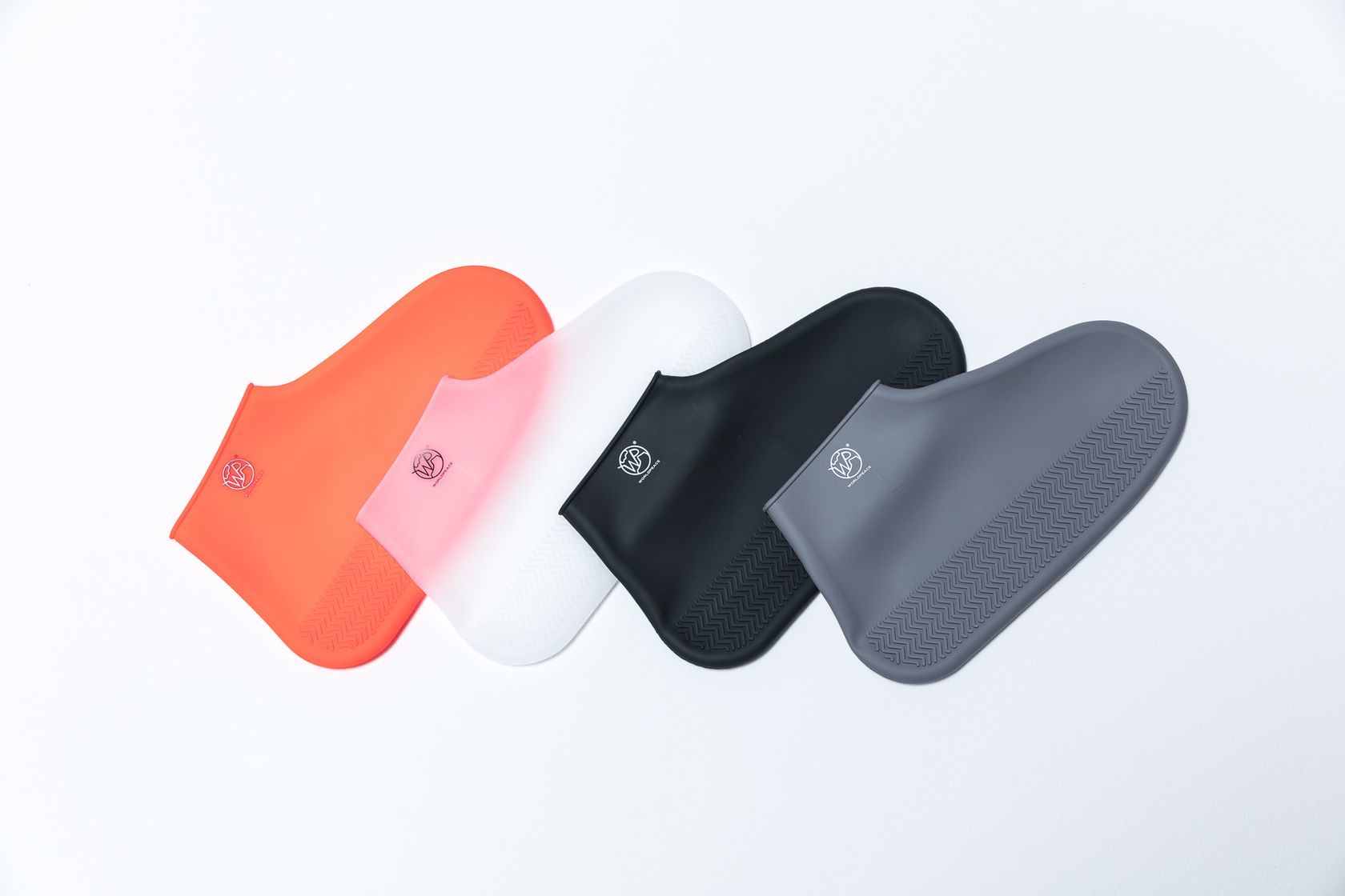 Worldpeace 矽膠加厚款 防水鞋套 雨鞋套 環保鞋套 防雨鞋套 球鞋防水 雨天救星 防滑耐磨底 / WPSC01