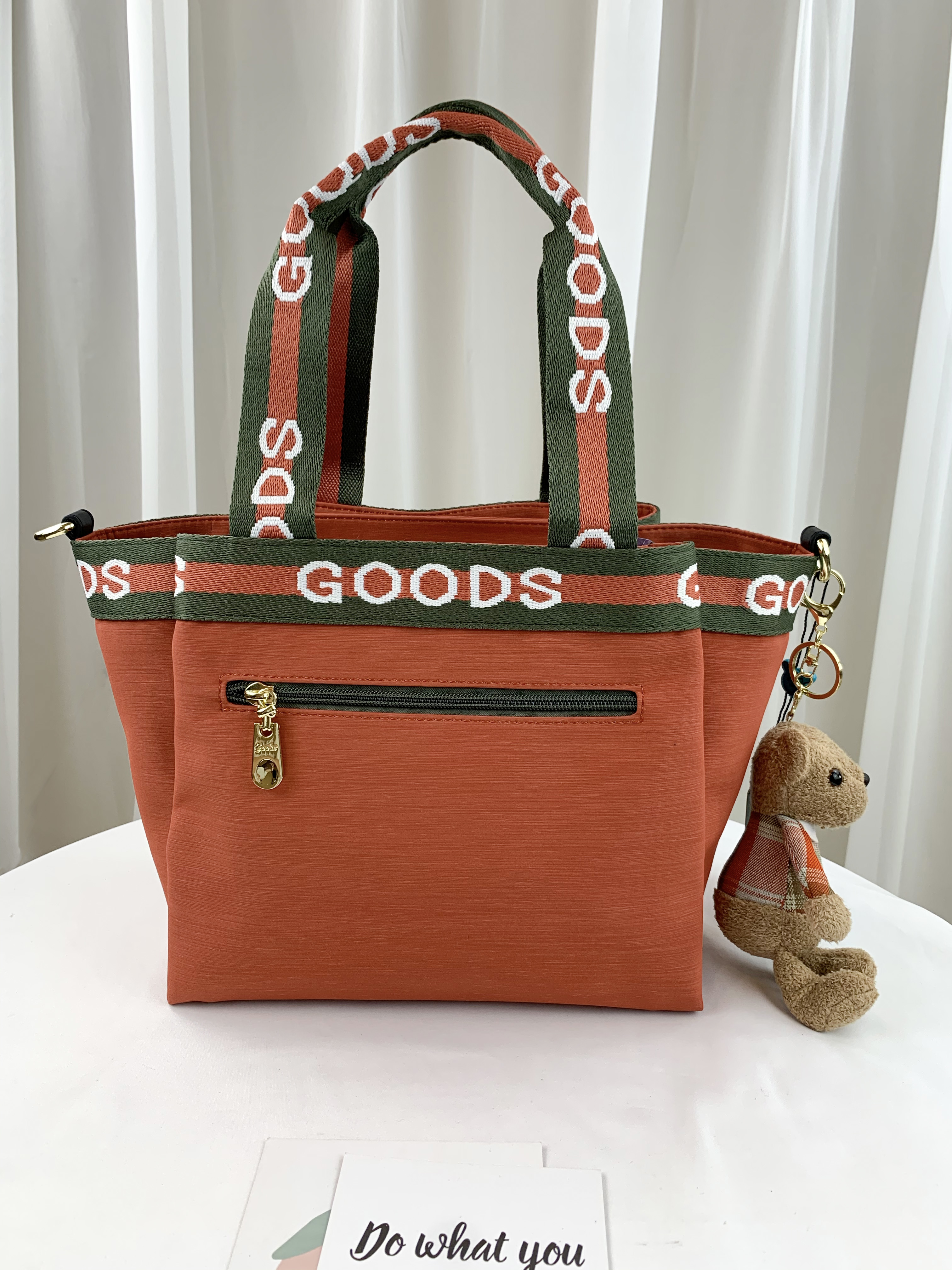 GOODS 橘綠拼色 防潑水手提包 / 側背包 附小熊吊飾 #2734