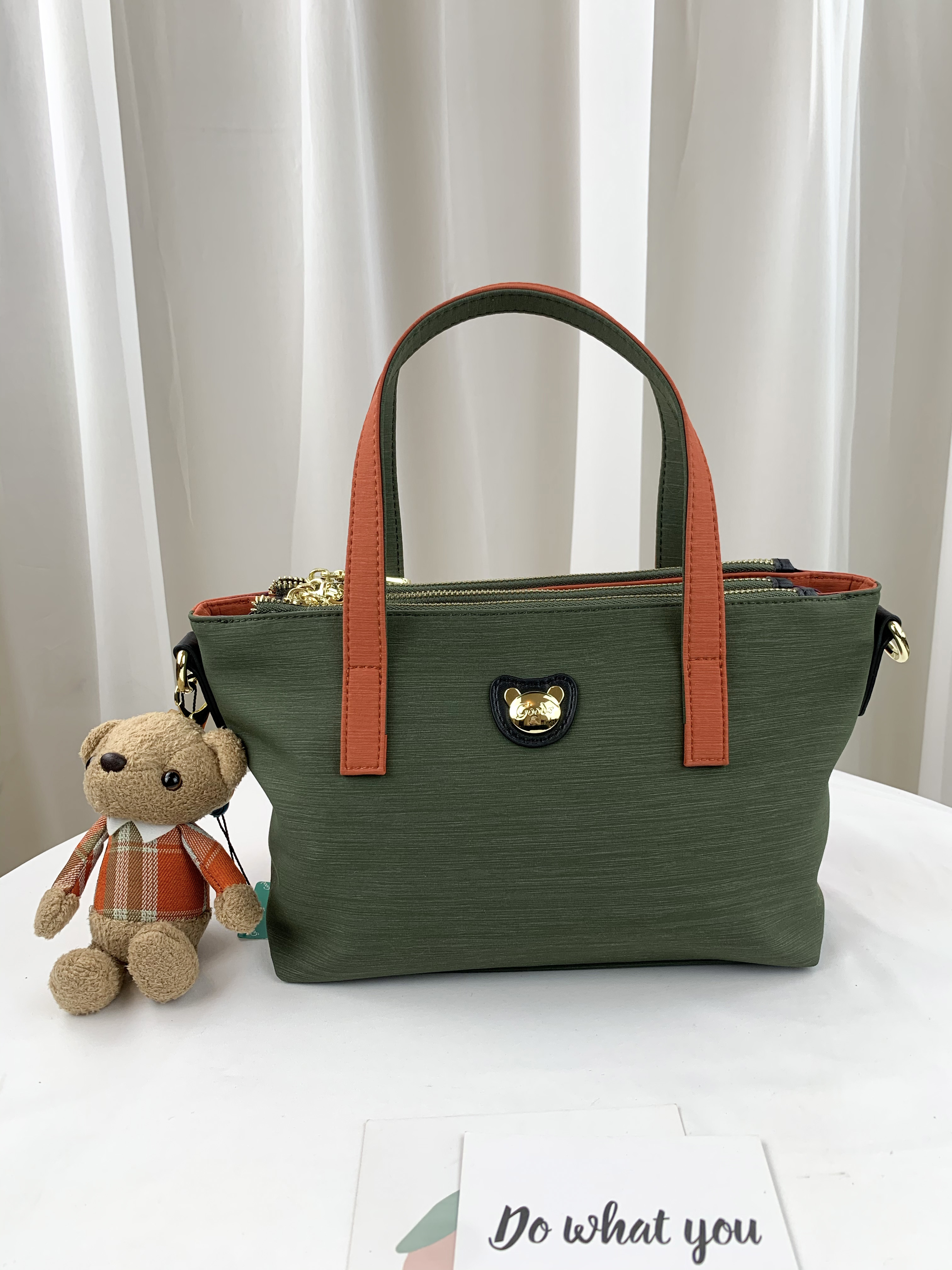 GOODS 橘綠拼色 防潑水手提包 / 側背包 附小熊吊飾 #2744