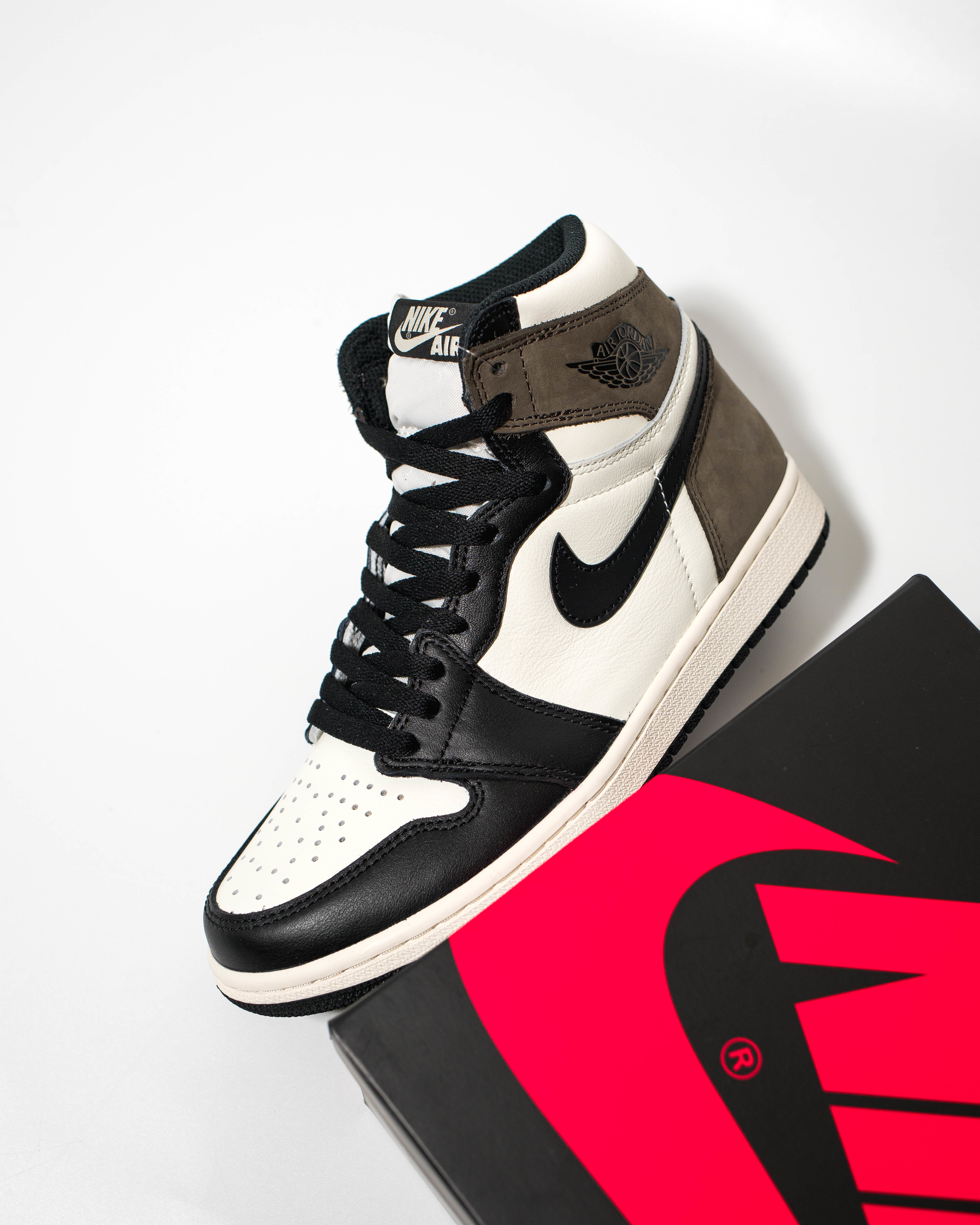 [現貨] Air Jordan 1 Retro ''Dark Mocha'' 555088-105