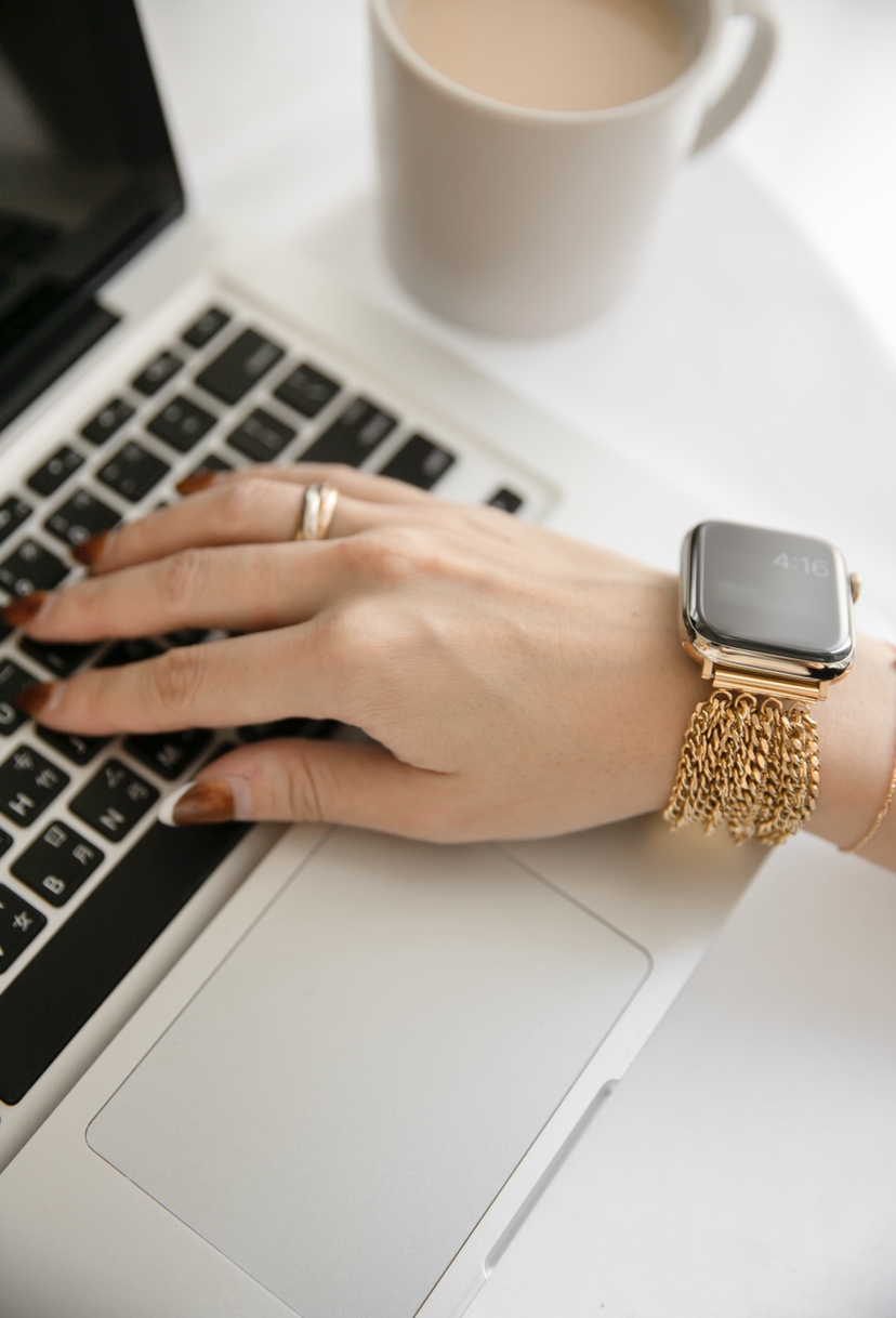 Apple Watch 不鏽鋼復古多層次鏈條錶帶（金色）