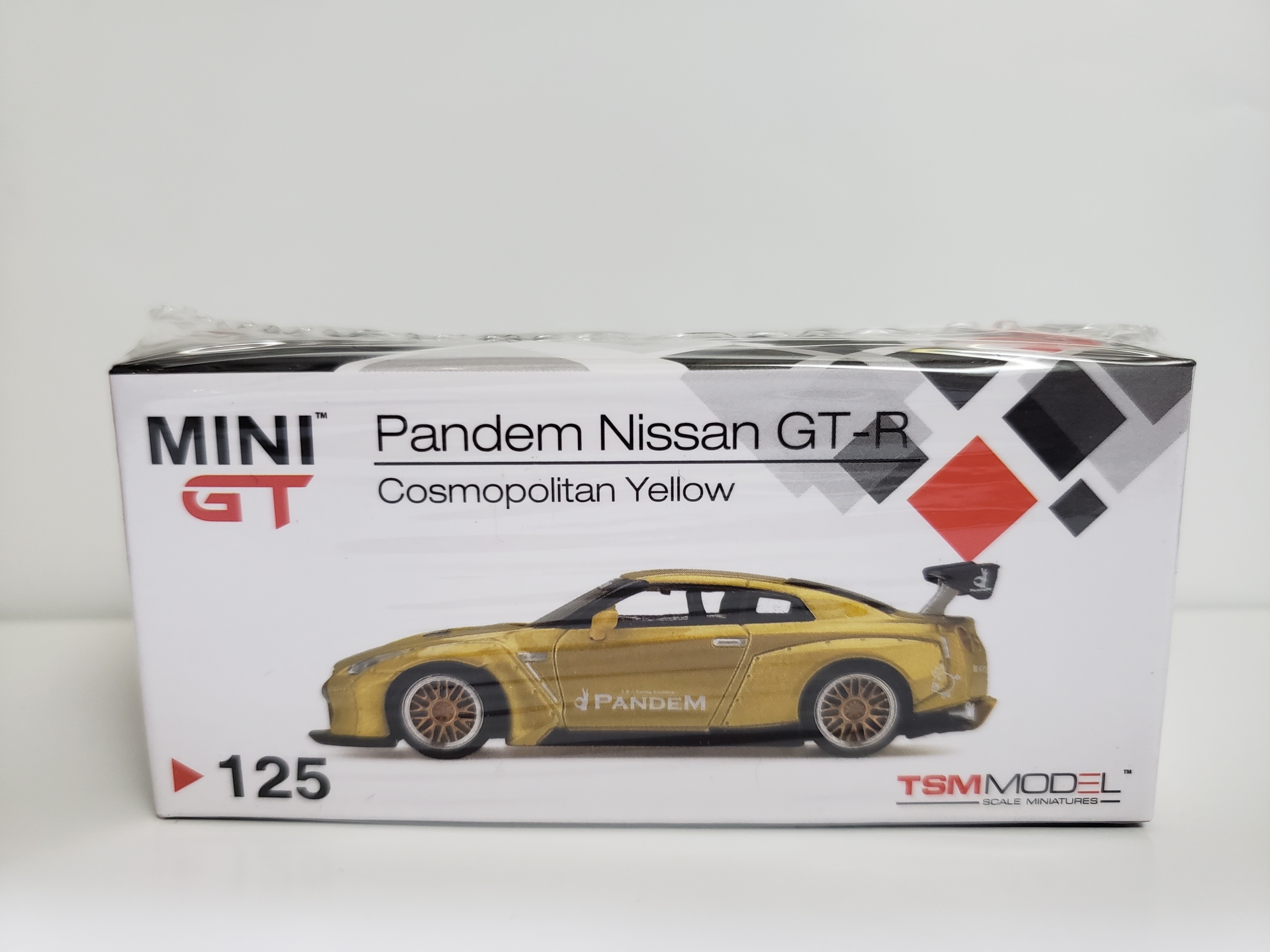 MINIGT 1/64 125 パンデム 日産 GT-R コスモポリタンイエロー MINIGT 1/64 125 パンデム 日産 GT-R コスモポリタンイエロー