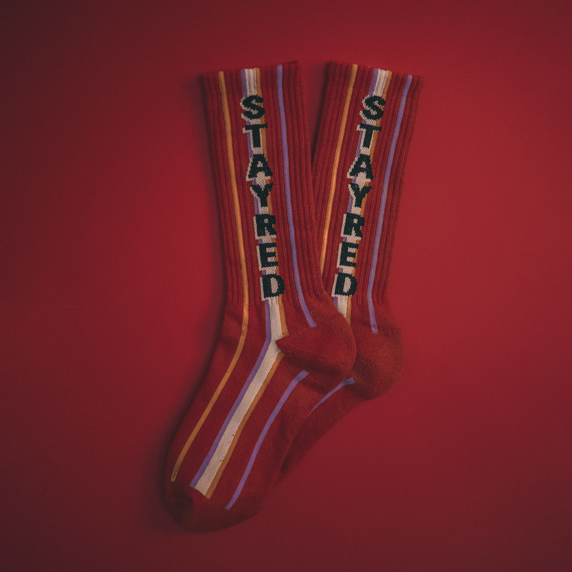 【DREAMSTARTER】STAYRED 紅色提花襪