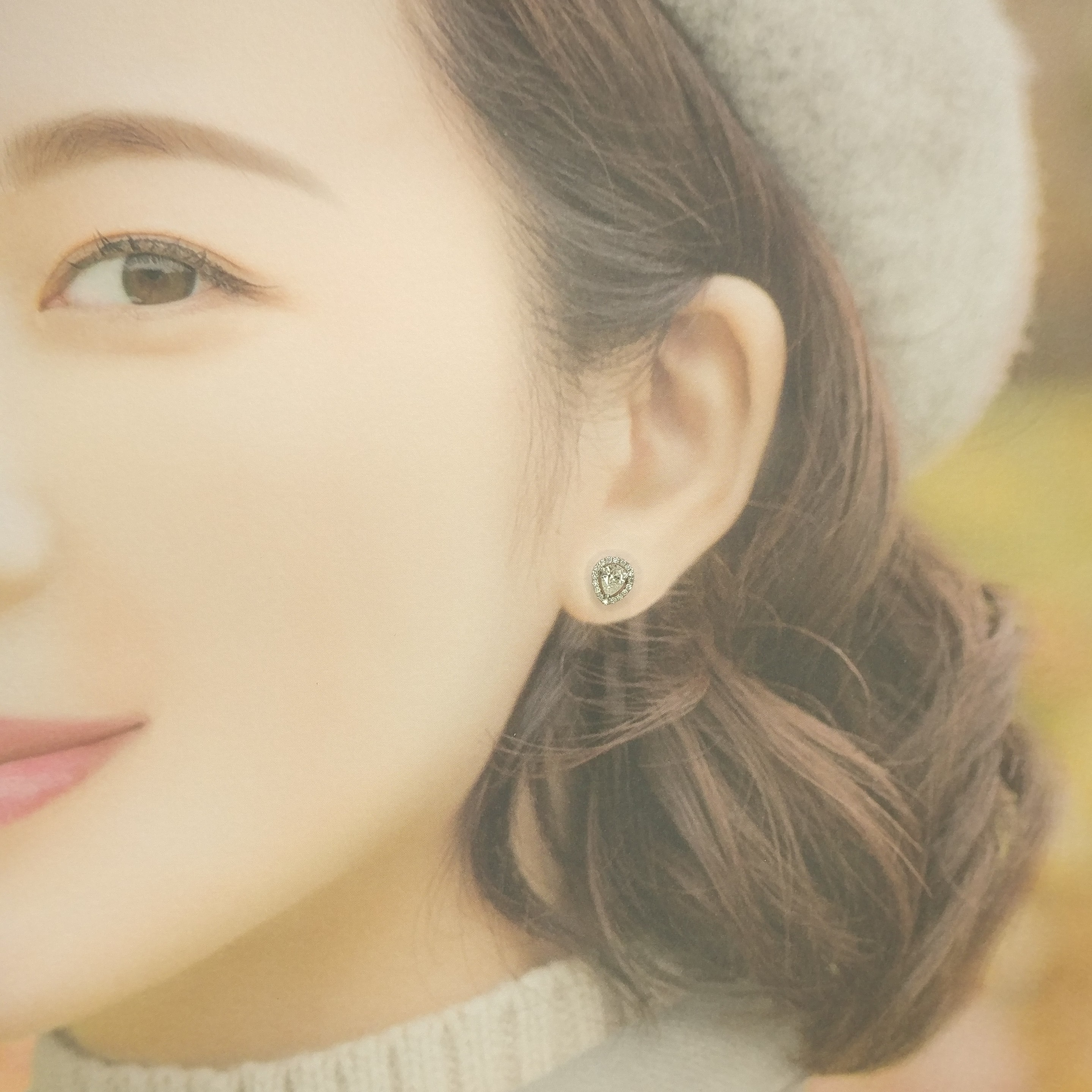 全新18K白金【主石73份梨型鑽石】配小鑽共91份耳環