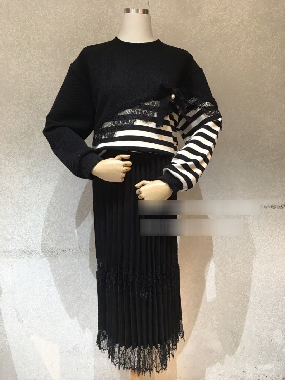 K21010083拼接斜條紋針織衫 黑色