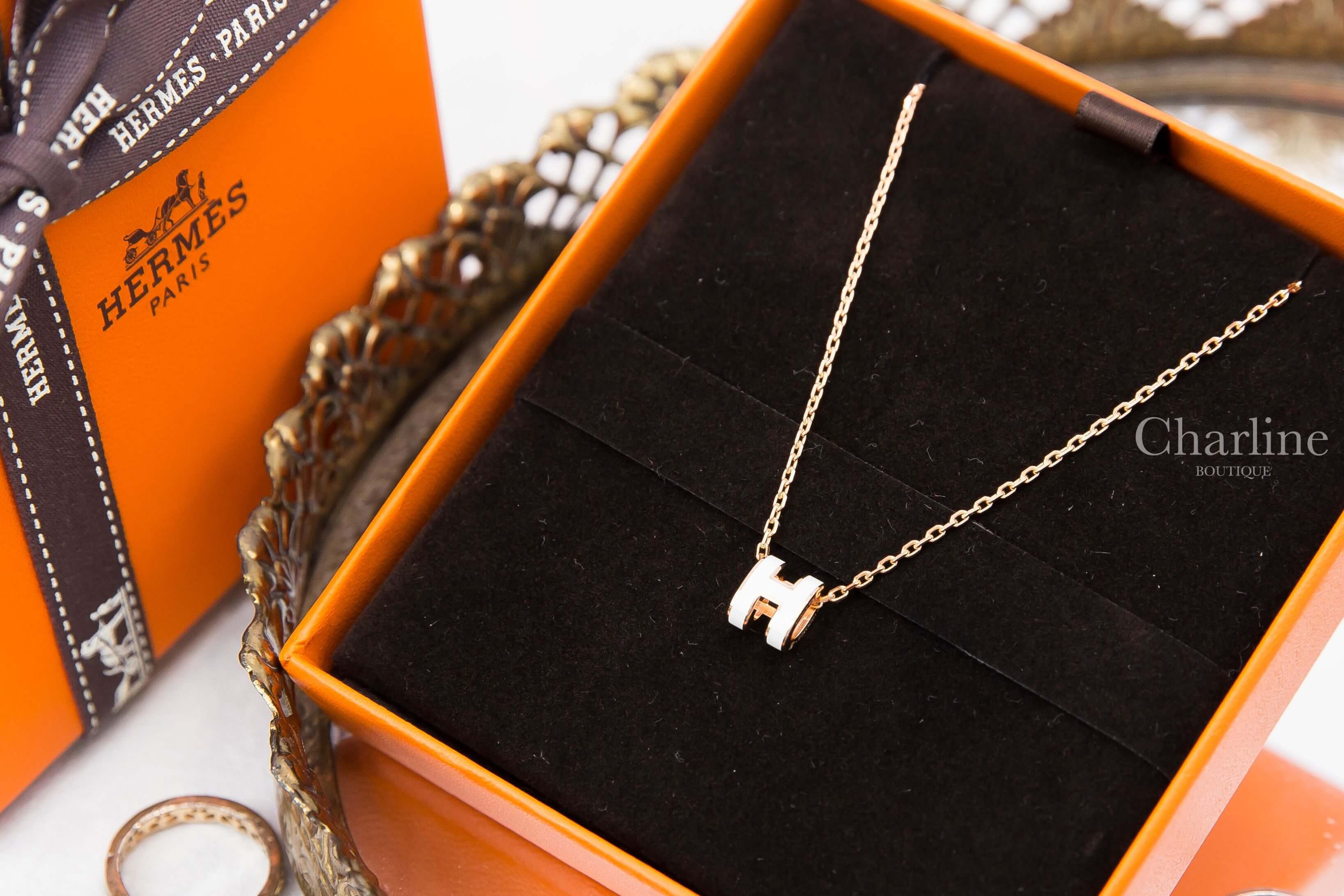 Hermès Mini Pop H Pendant 白色迷你珐瑯鍍玫瑰金簍空橢圓項鍊-Charline Boutique 精品代購