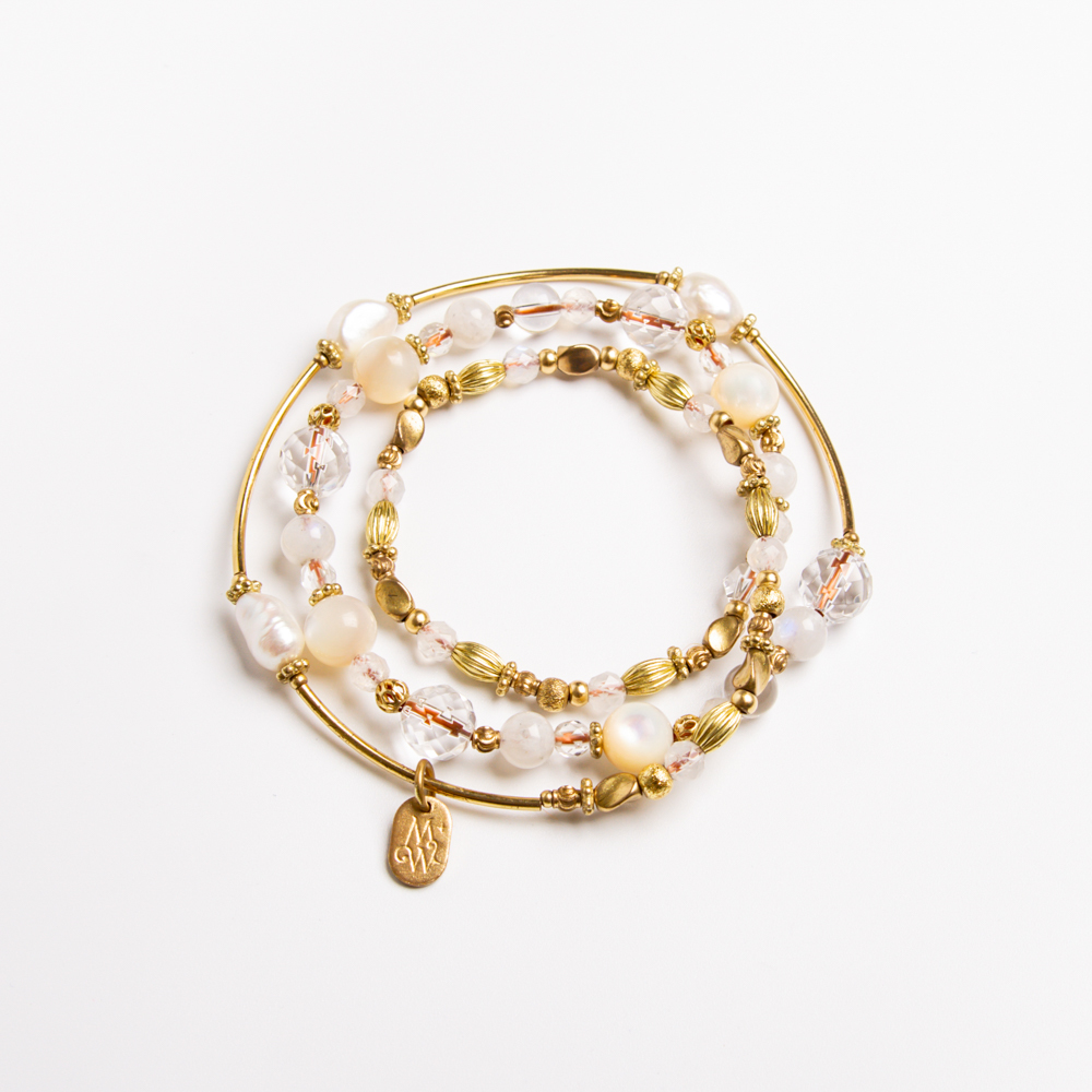 金色拱門的幸運集會｜珍珠螺貝白水晶三圈手鍊 C1341