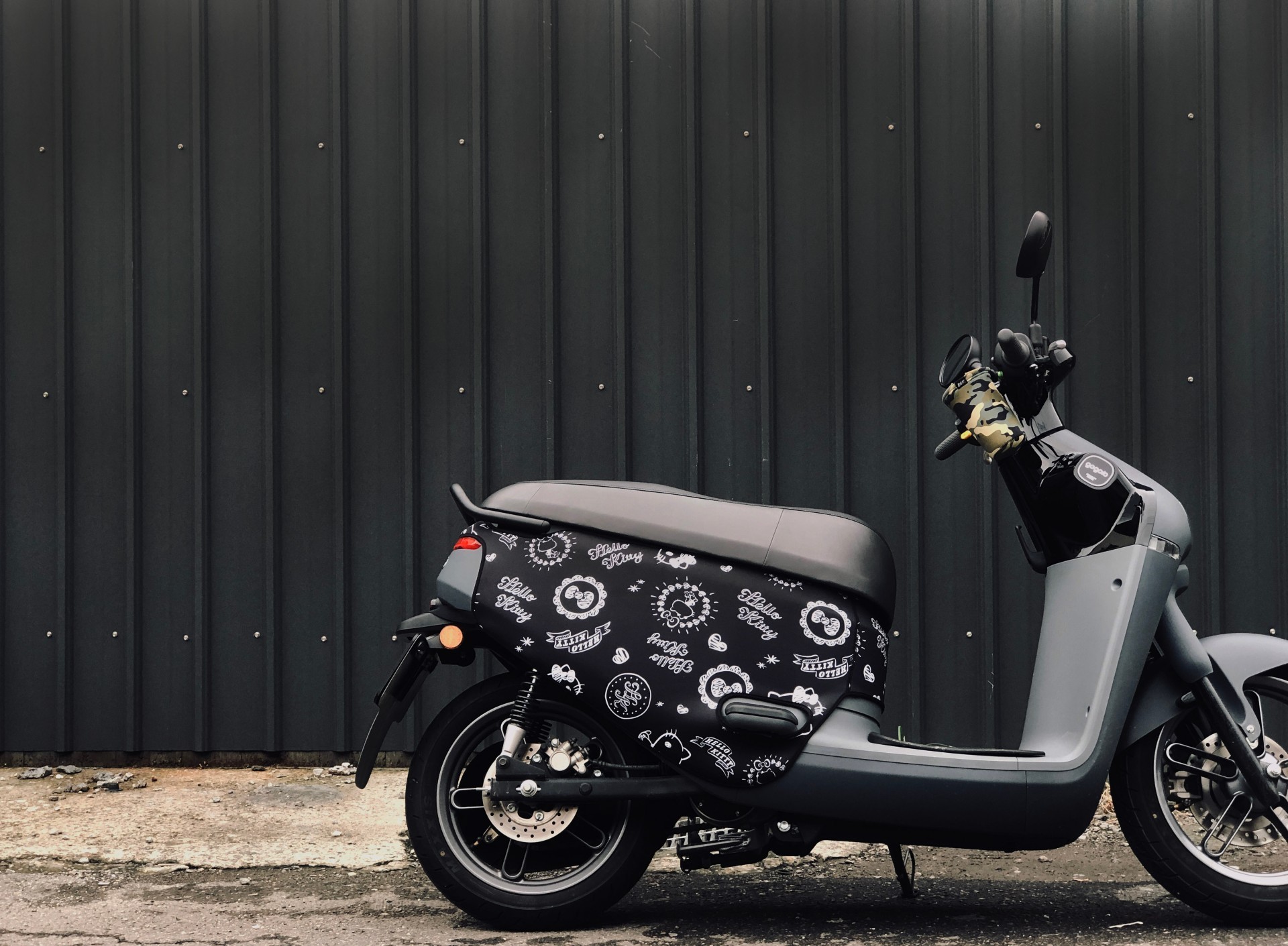 【Kitty凱蒂貓聯名款】BLR gogoro K2 雙面車套 車身防刮套 潛水衣布 防刮套 保護套 車套 機車配備 電動車防刮 智慧雙輪
