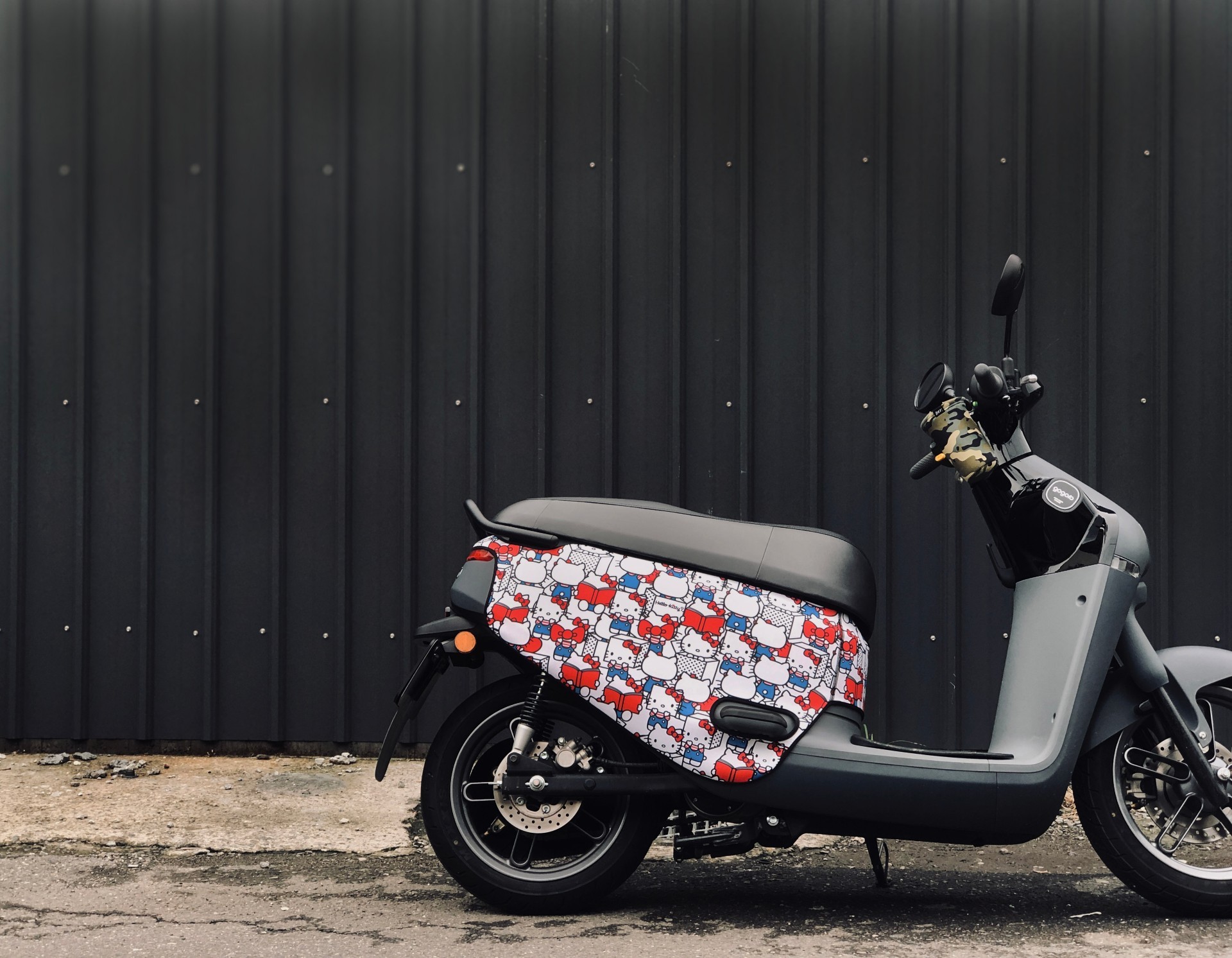 【Kitty凱蒂貓聯名款】BLR gogoro K4 雙面車套 車身防刮套 潛水衣布 防刮套 保護套 車套 機車配備 電動車防刮 智慧雙輪