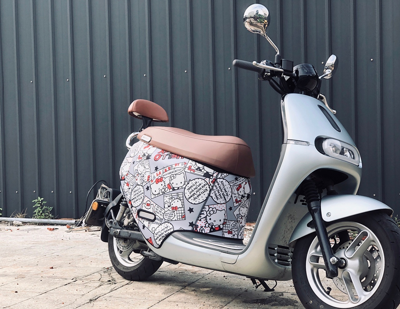 【Kitty凱蒂貓聯名款】BLR gogoro K5 雙面車套 車身防刮套 潛水衣布 防刮套 保護套 車套 機車配備 電動車防刮 智慧雙輪