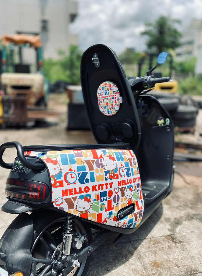 【Kitty凱蒂貓聯名款】BLR gogoro K10 雙面車套 車身防刮套 潛水衣布 防刮套 保護套 車套 機車配備 電動車防刮 智慧雙輪