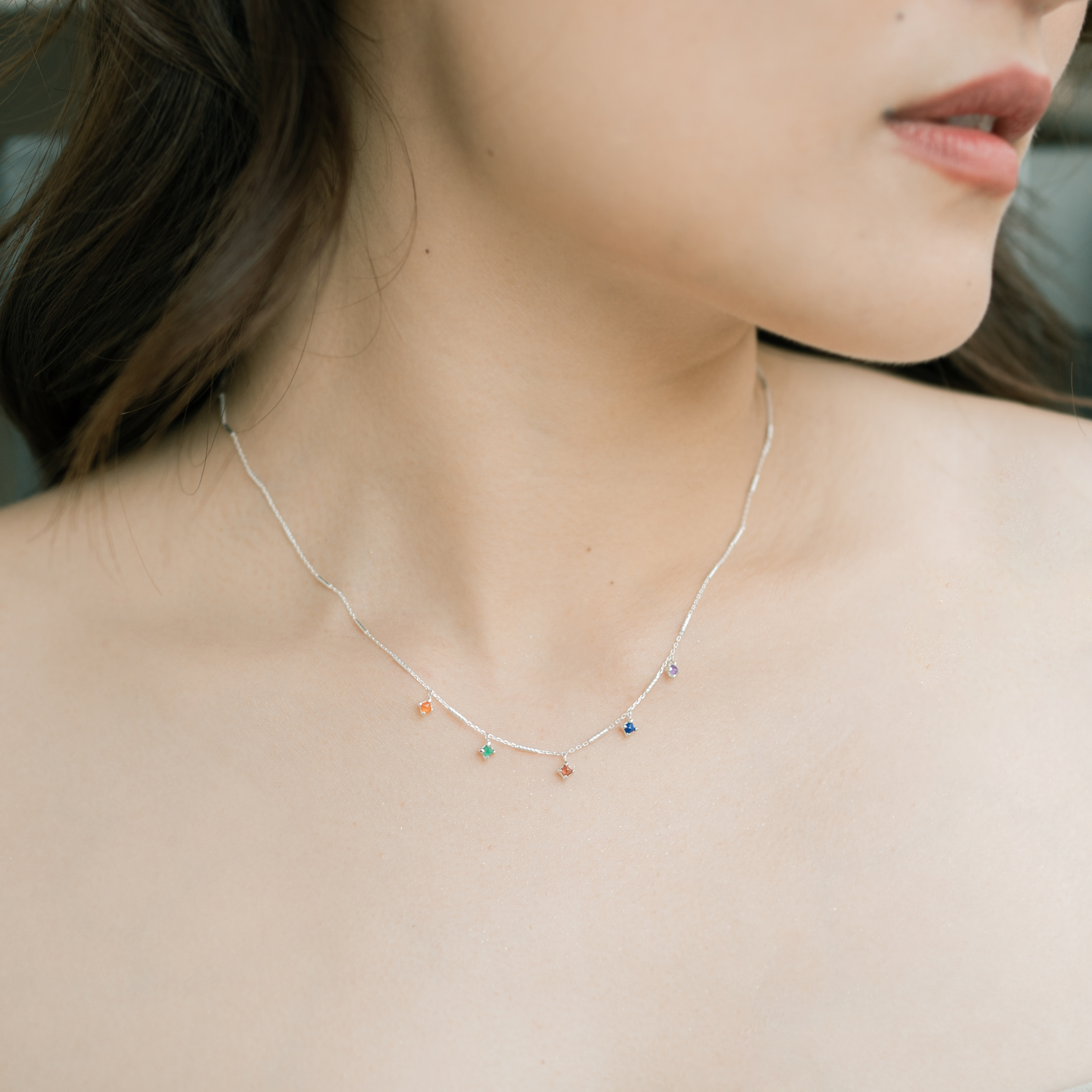 Light String彩寶鎖骨鍊