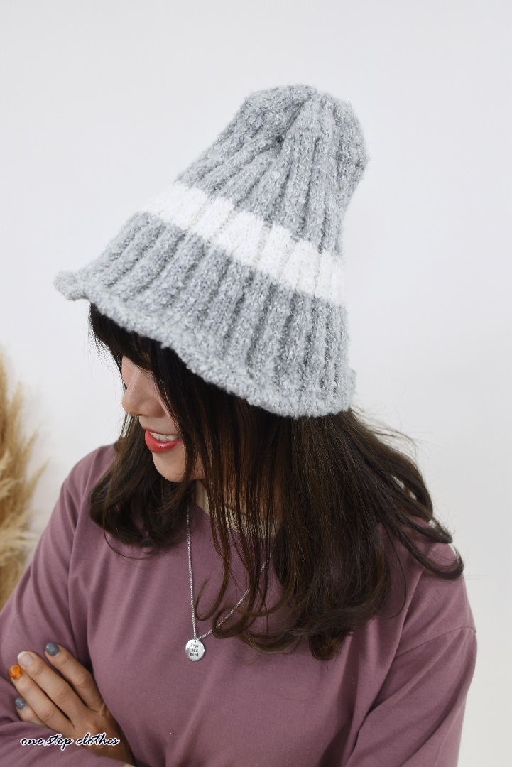 正韓QQ配色條紋毛帽  (灰)