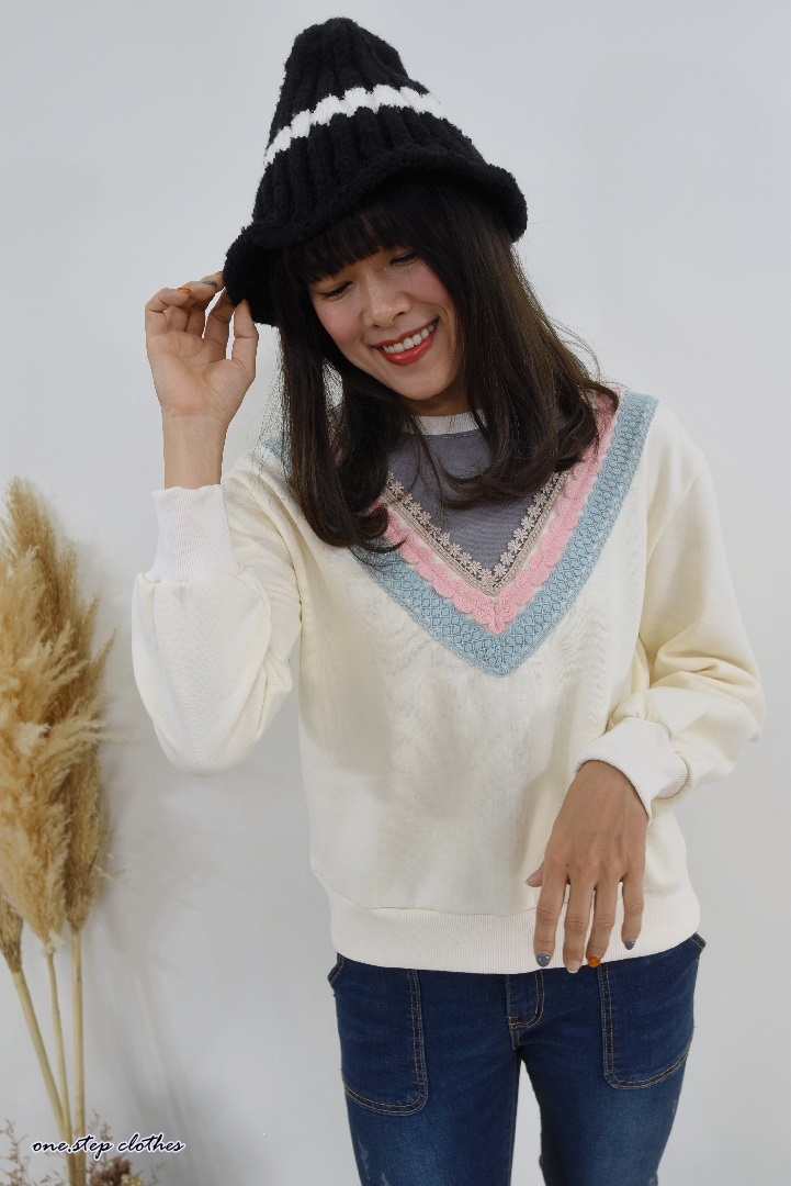 正韓QQ配色條紋毛帽 (黑)