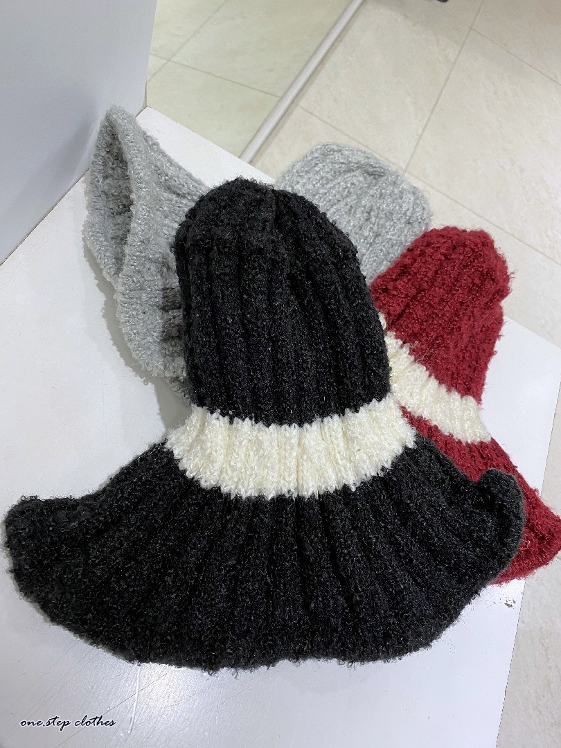 正韓QQ配色條紋毛帽 (黑)