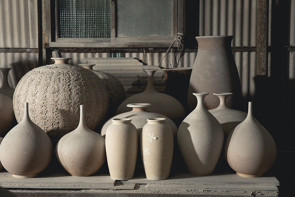 1980年，父親毛昌輝於鶯歌成立了「祥鑫窯」。