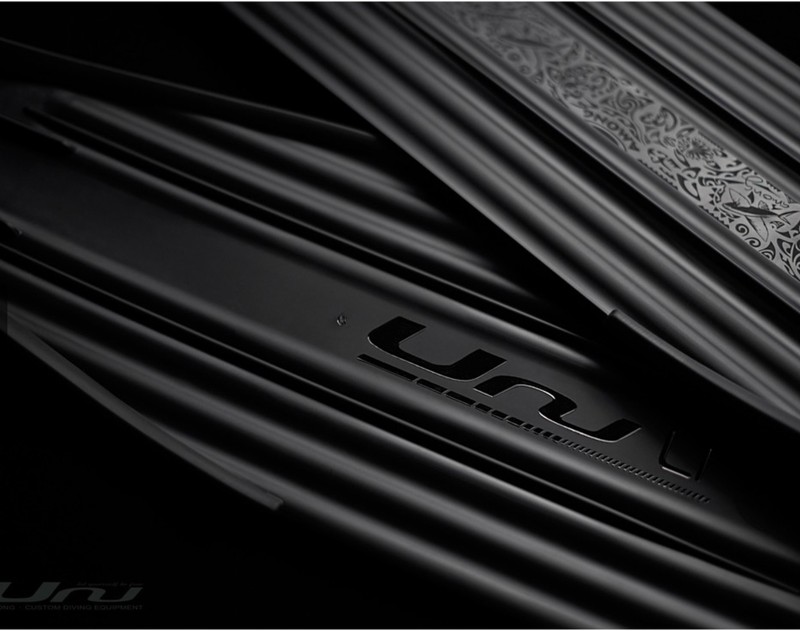 (售完為止) UNU LT 自潛塑膠長蛙-黑色