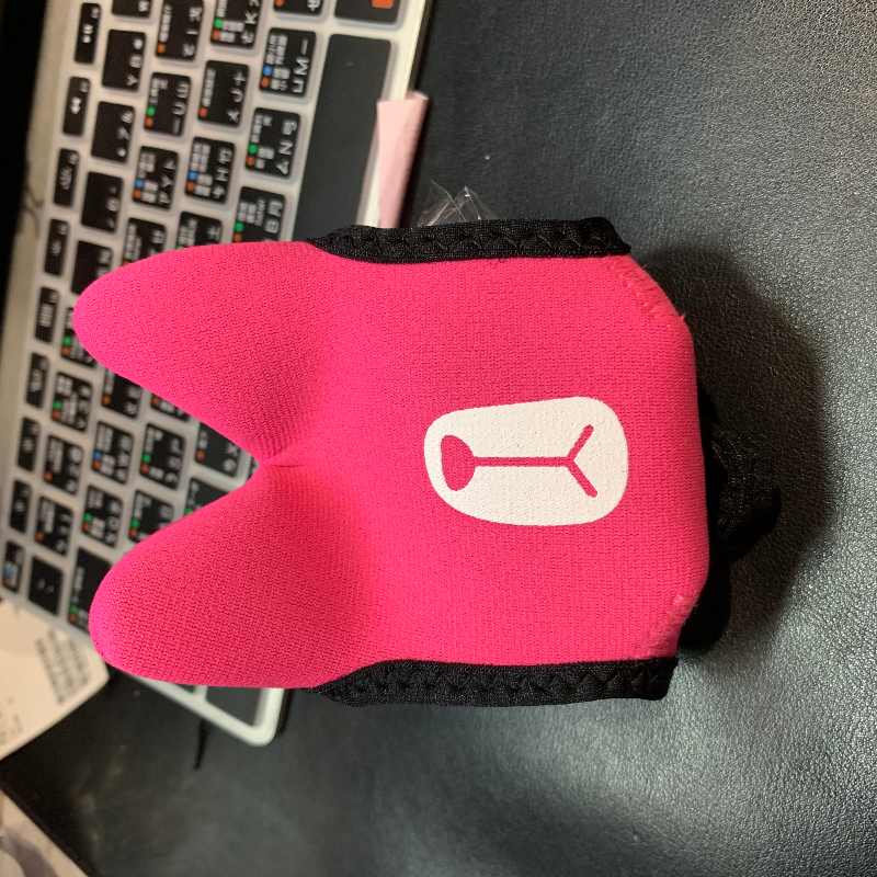 ▲鉄市設計-二級頭造型保護套-雙面黑粉狗