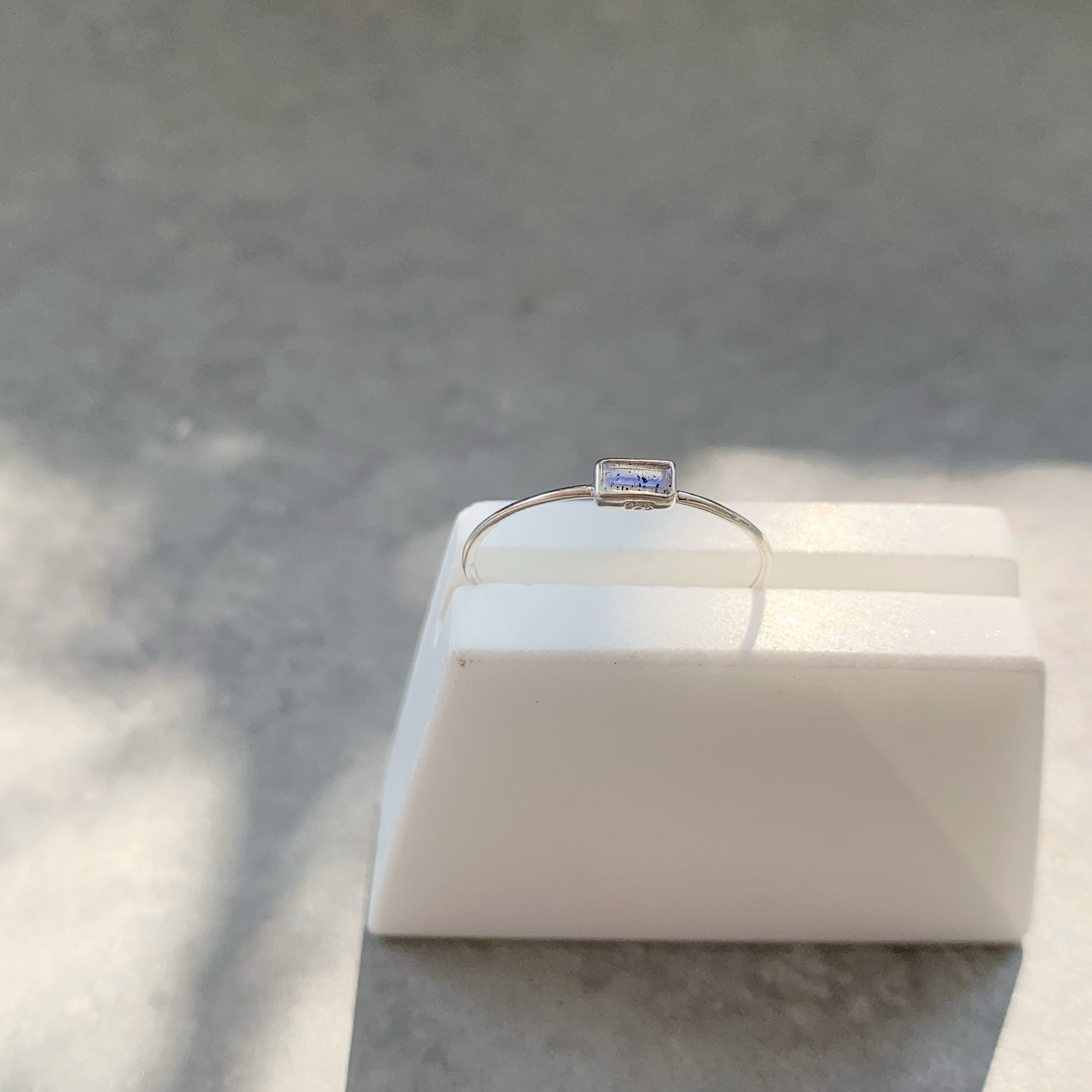 Lego橫細方拉長石戒指