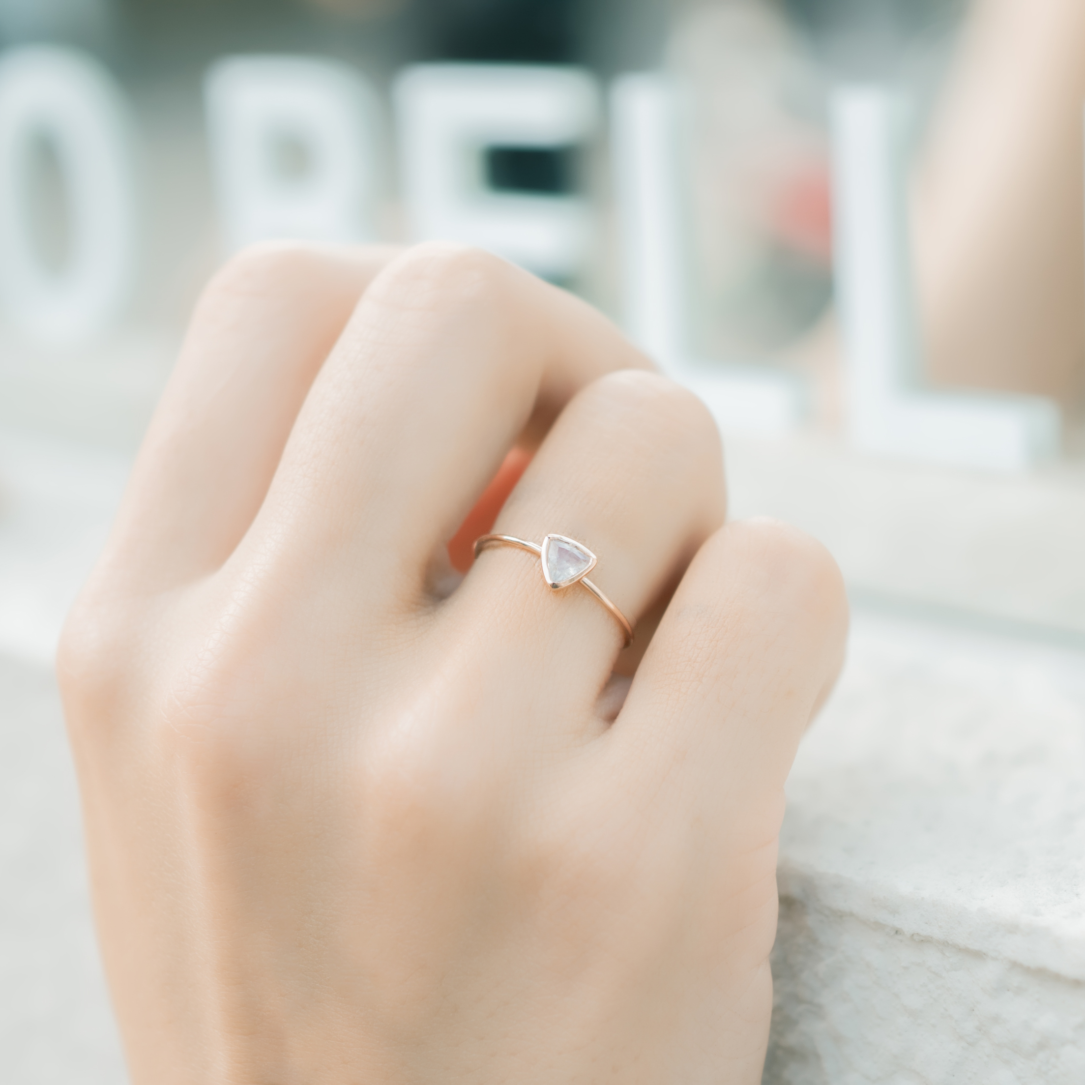 Lego三角月光石戒指