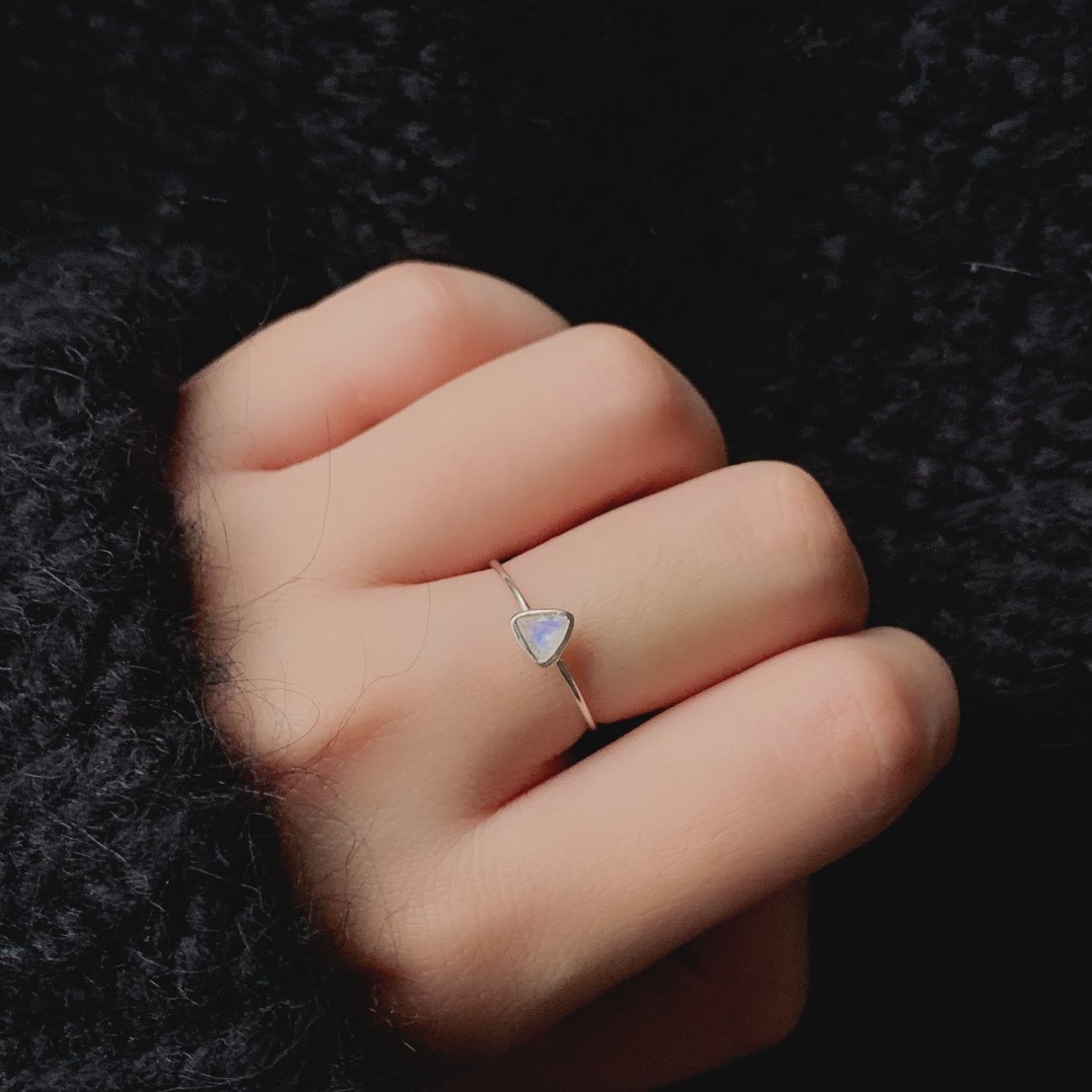 Lego三角月光石戒指